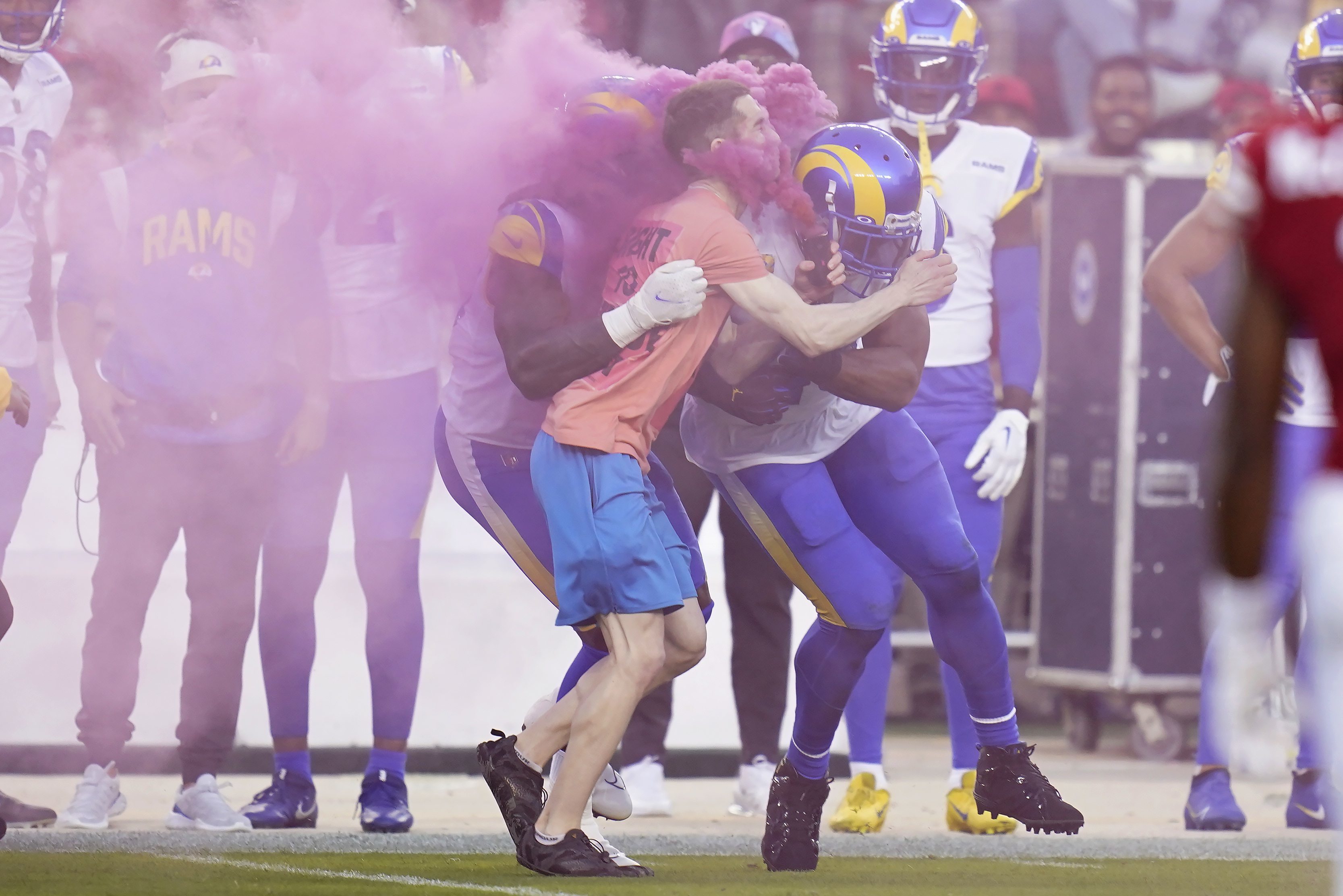 Video: Eagles Fan Runs out of Tunnel with Team Ahead of Game vs