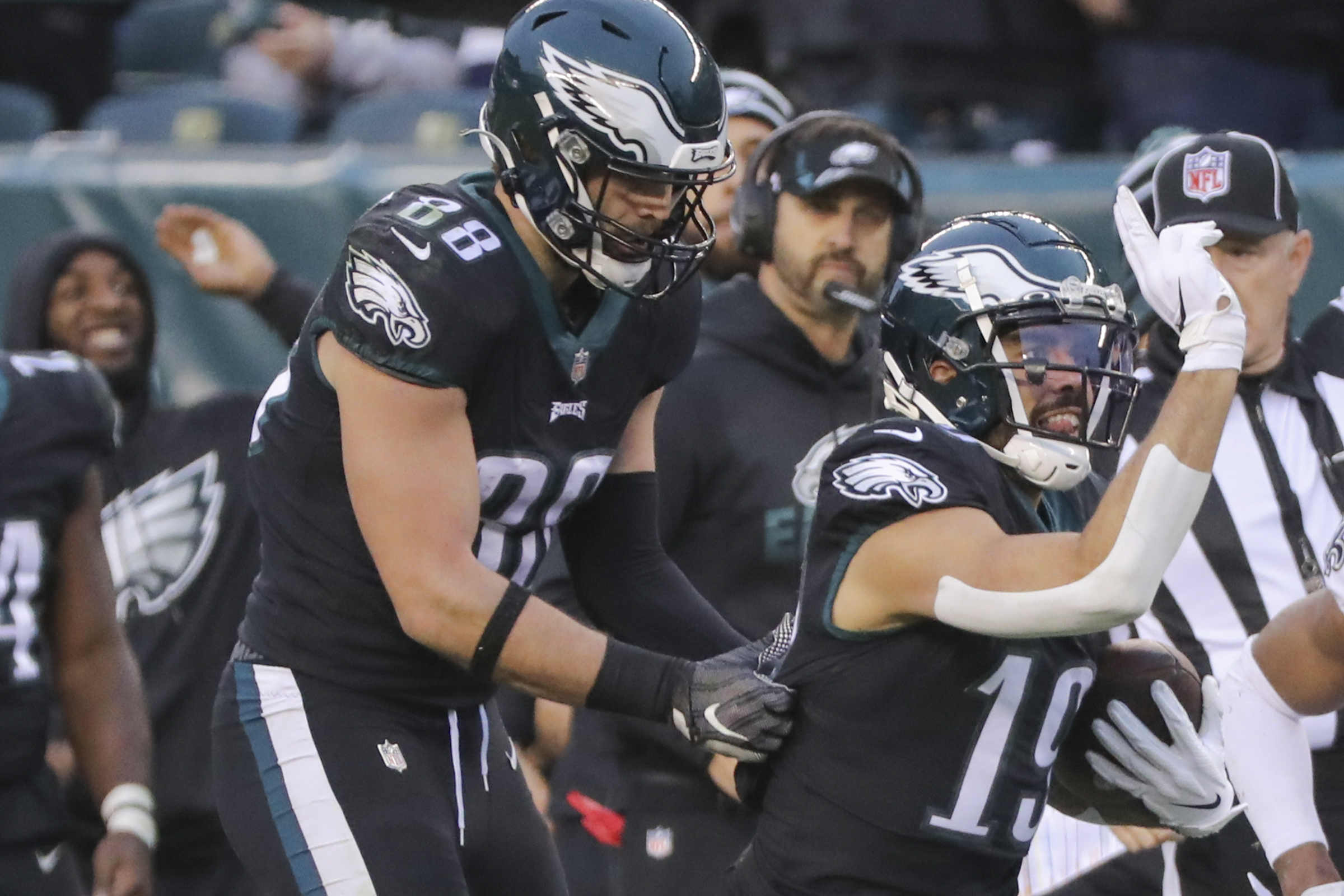 Eagles-49ers inactives: WR J.J. Arcega-Whiteside won't play after