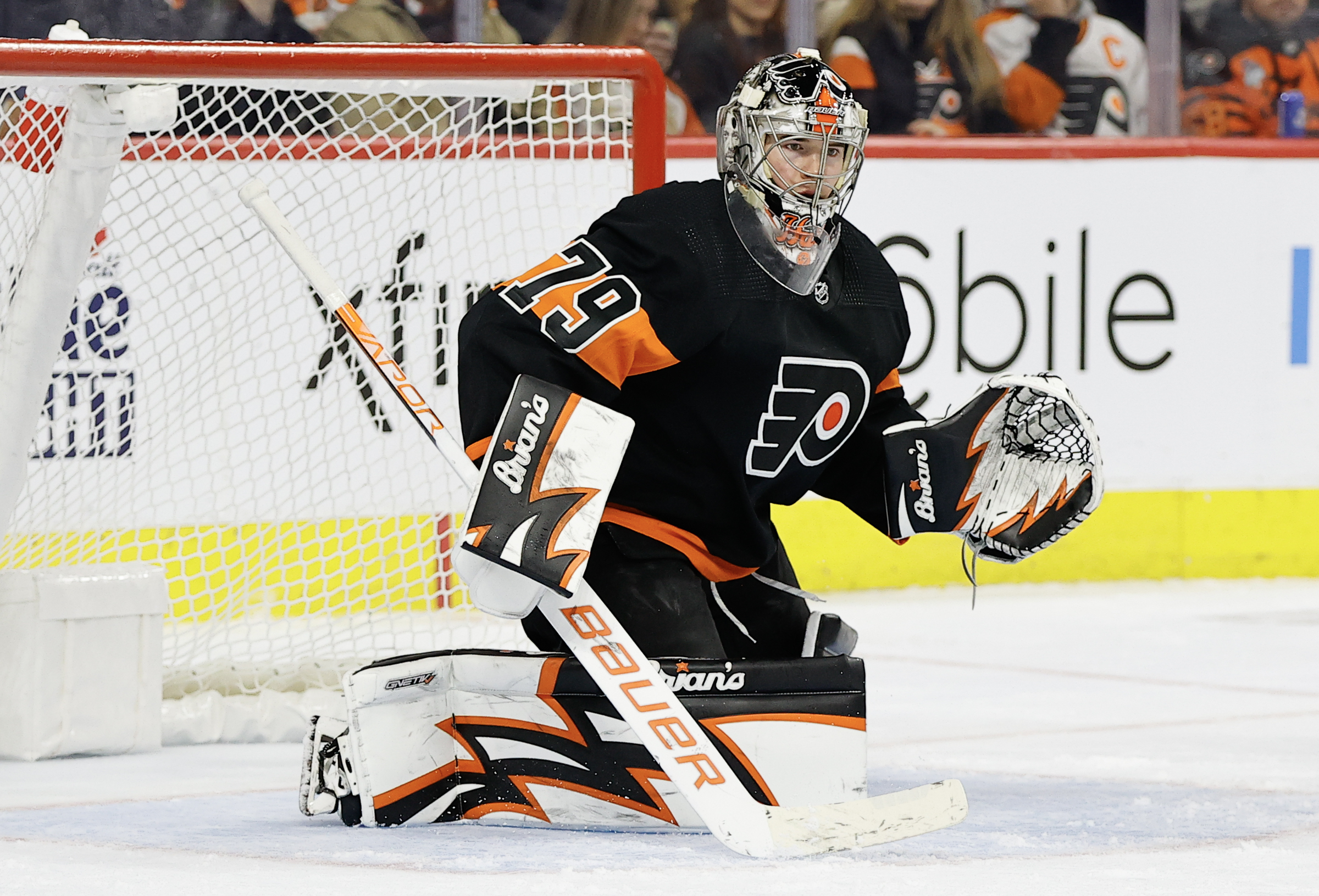 Flyers goalie Carter Hart records first career shutout, dazzles with  highlight-reel save