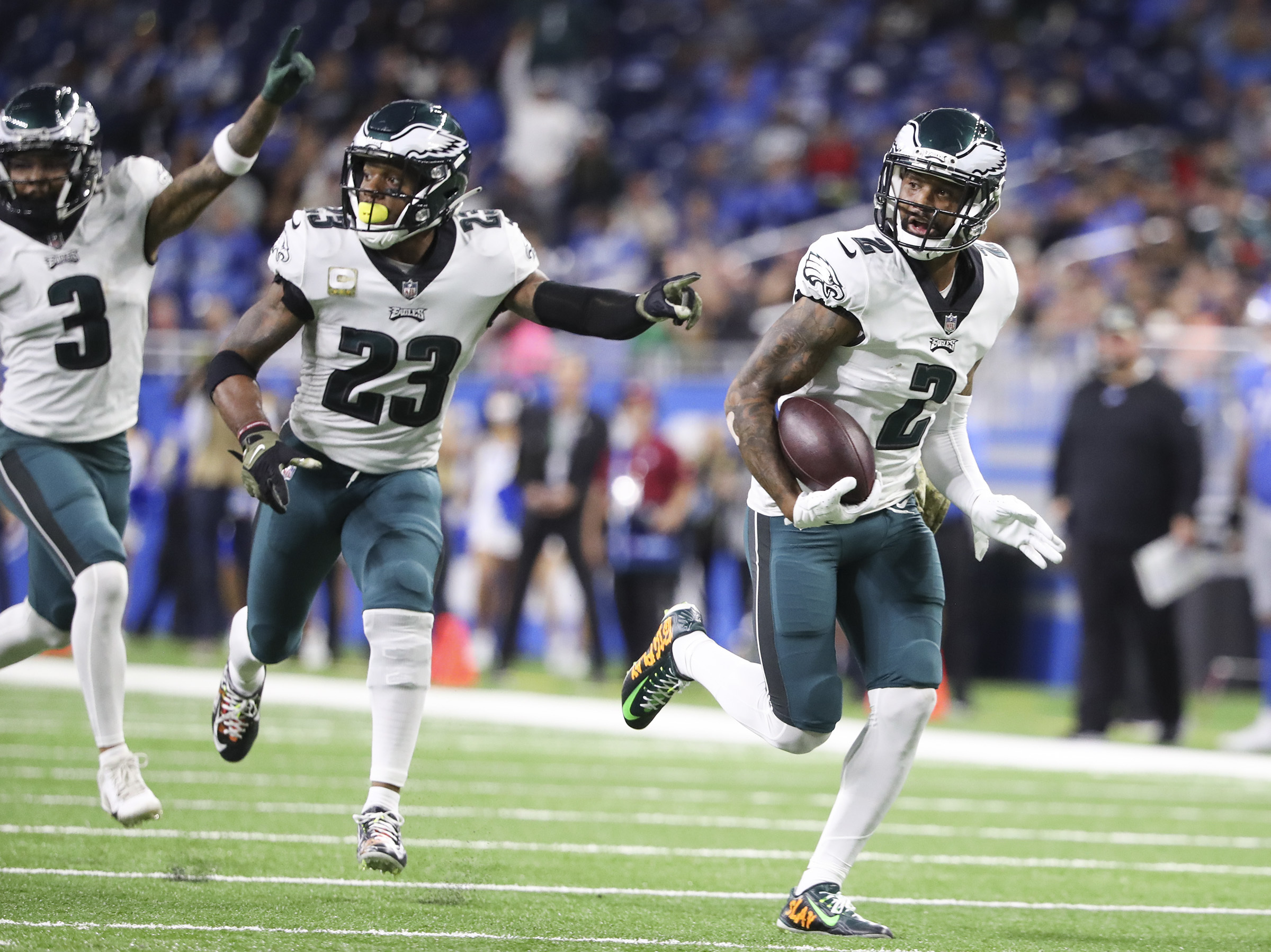 Watch: Darius Slay scoops and scores TD in his return to Detroit as the  Eagles lead 38-0