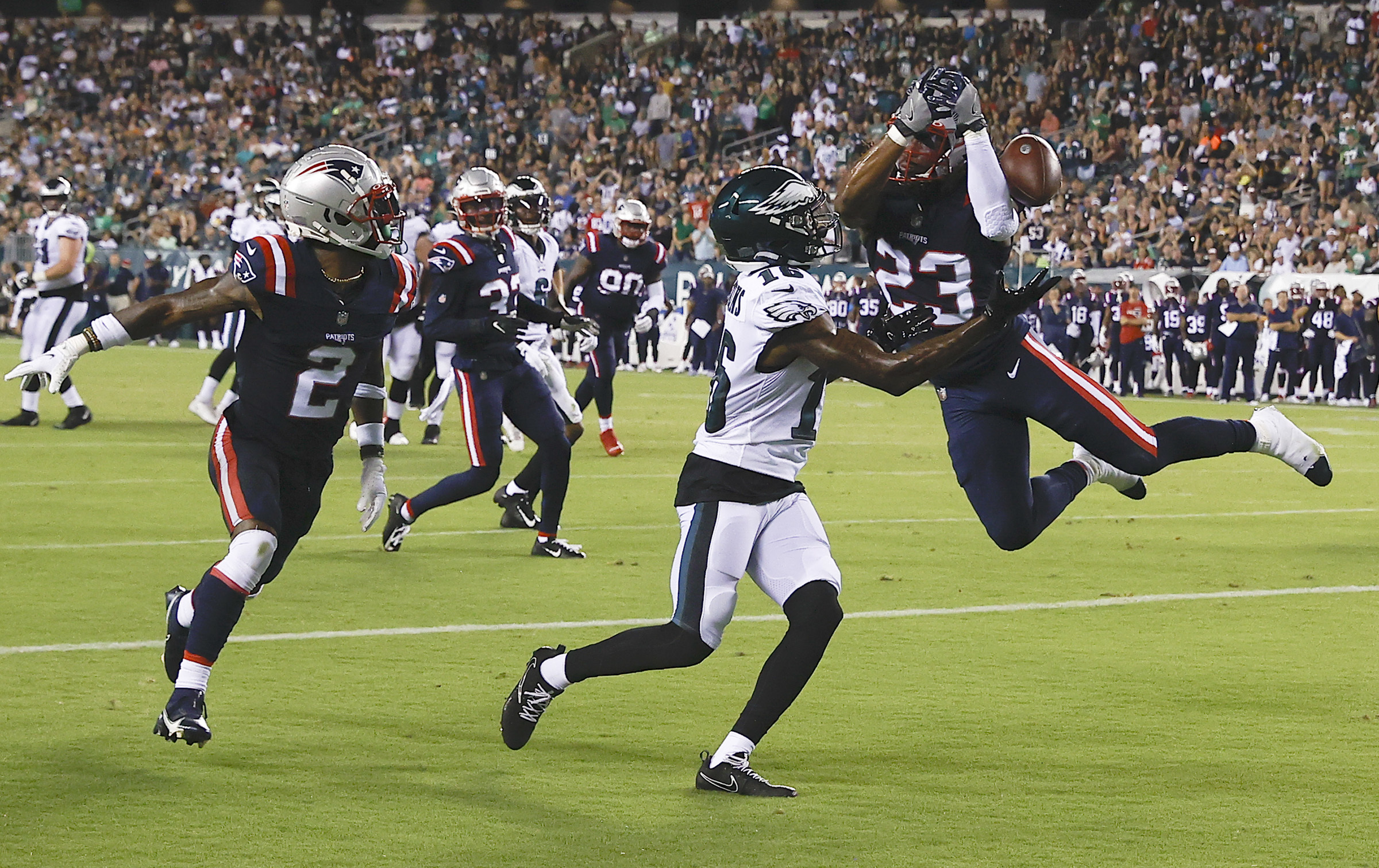 Patriots rout Eagles 35-0, Newton, Jones star at QB