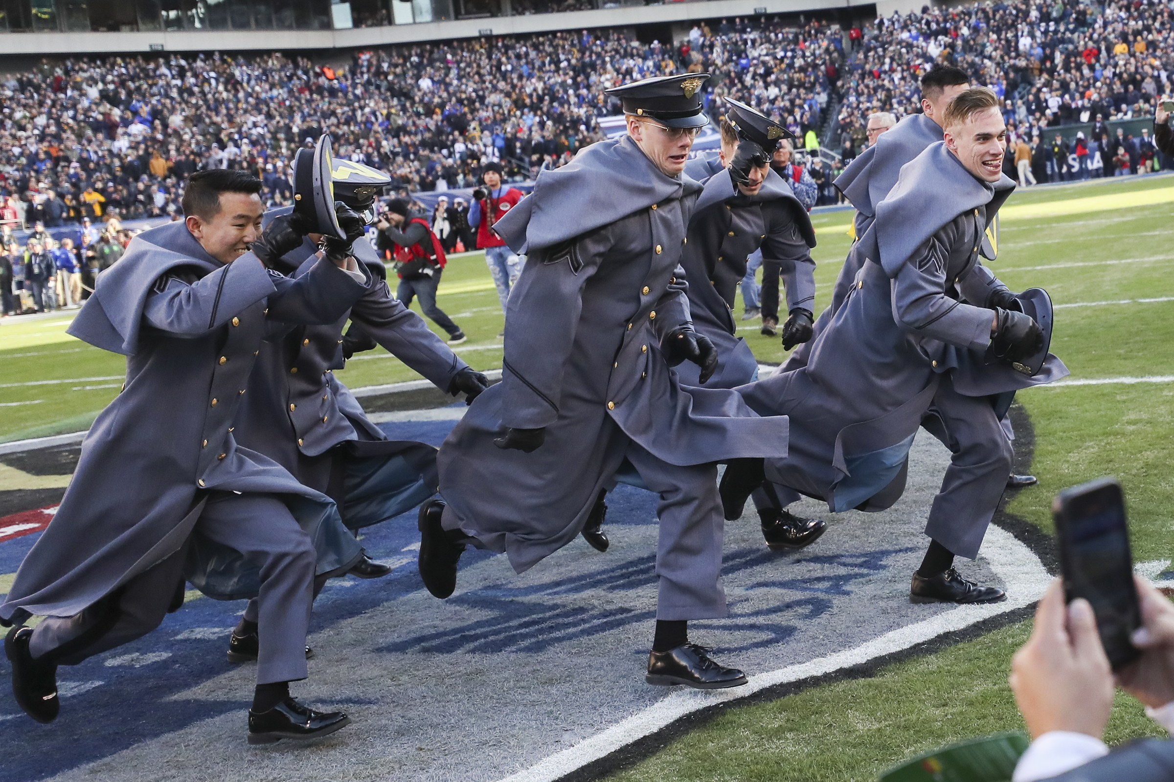 Army comes out on top in history-filled game against Navy at the Linc