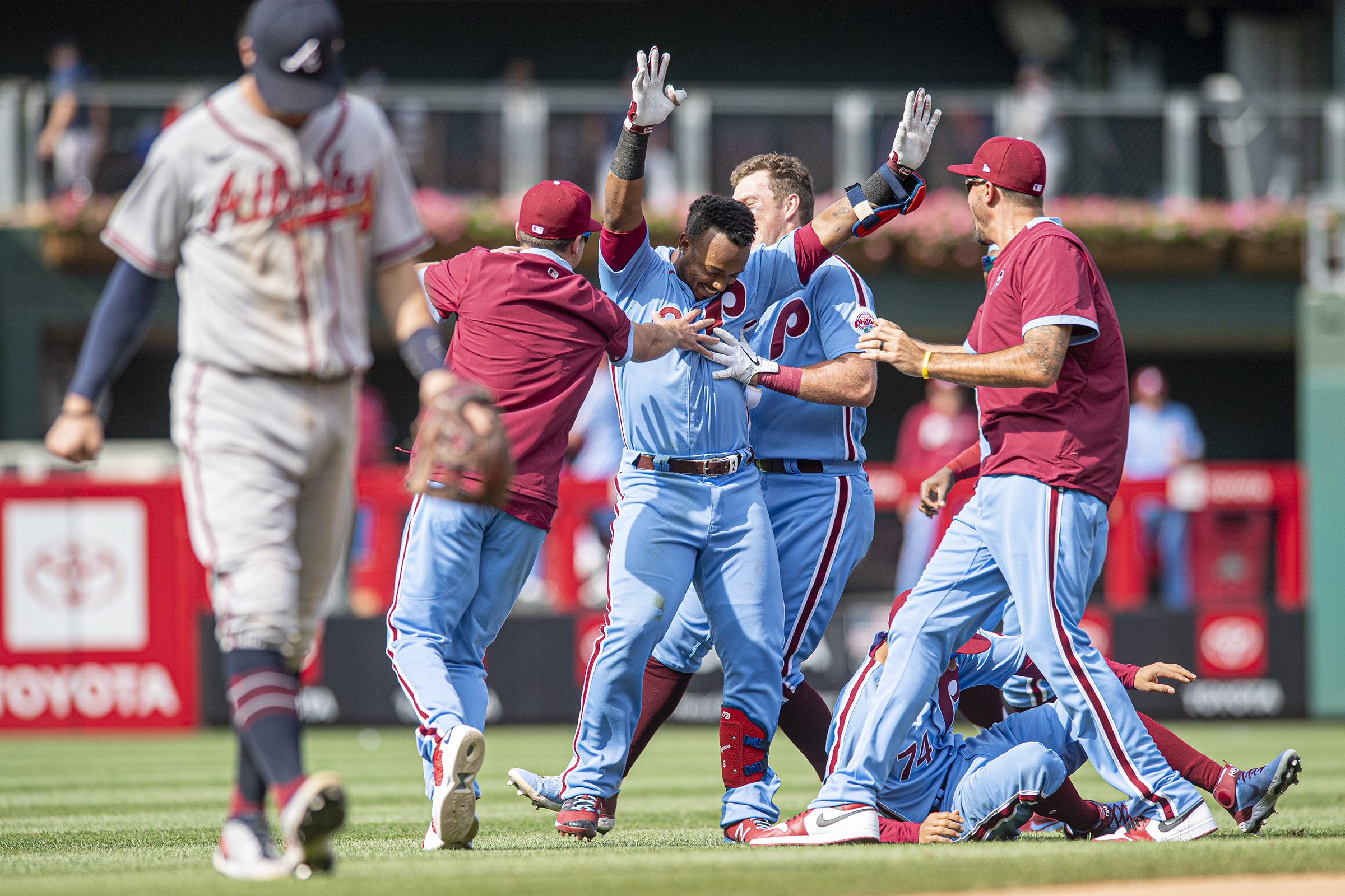 New York Mets celebrates their 9-5 victory over the Los Angeles