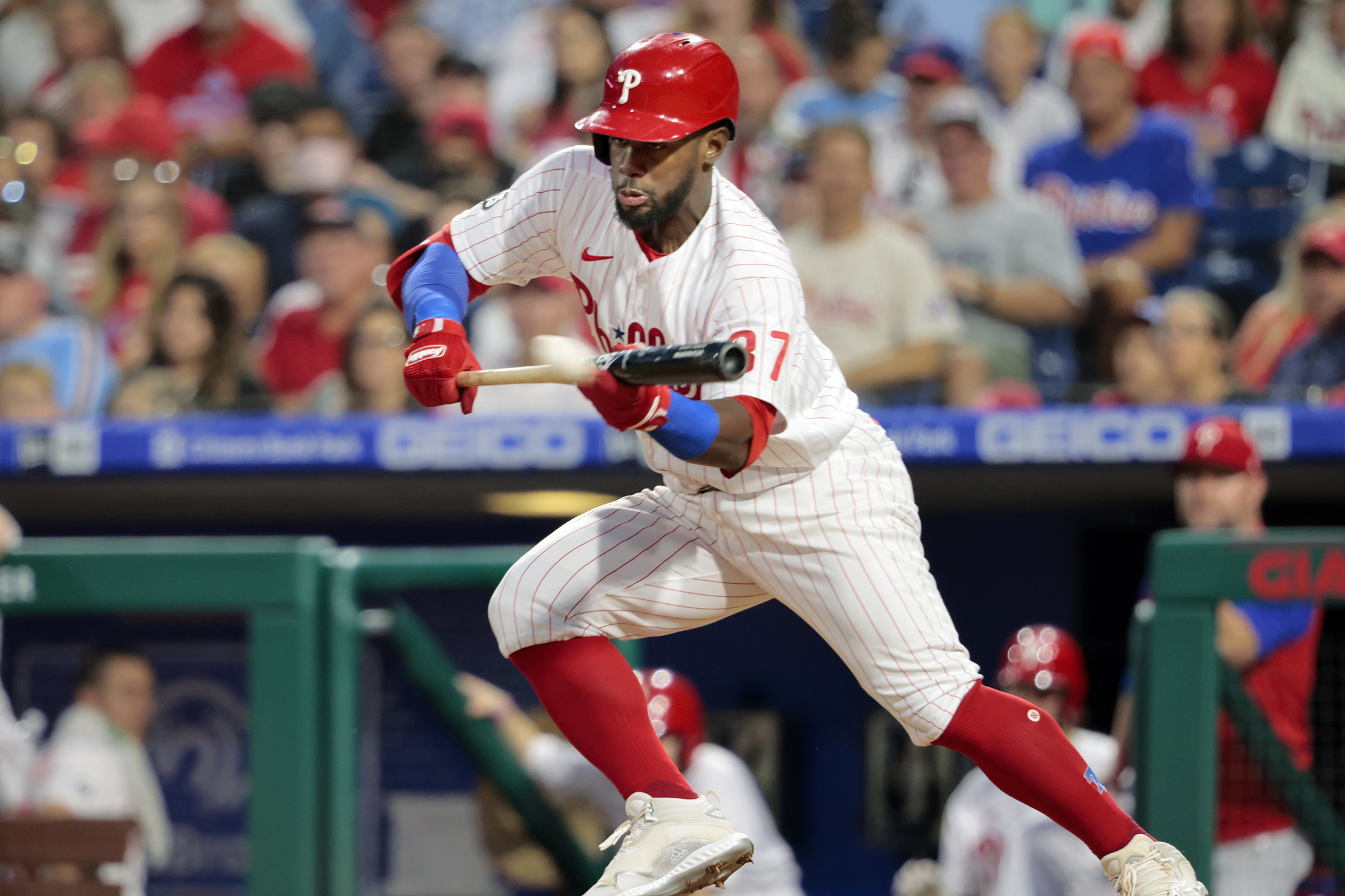 Odubel Herrera's beaut of a bunt answers Joe Girardi's plea for Phillies –  thereporteronline