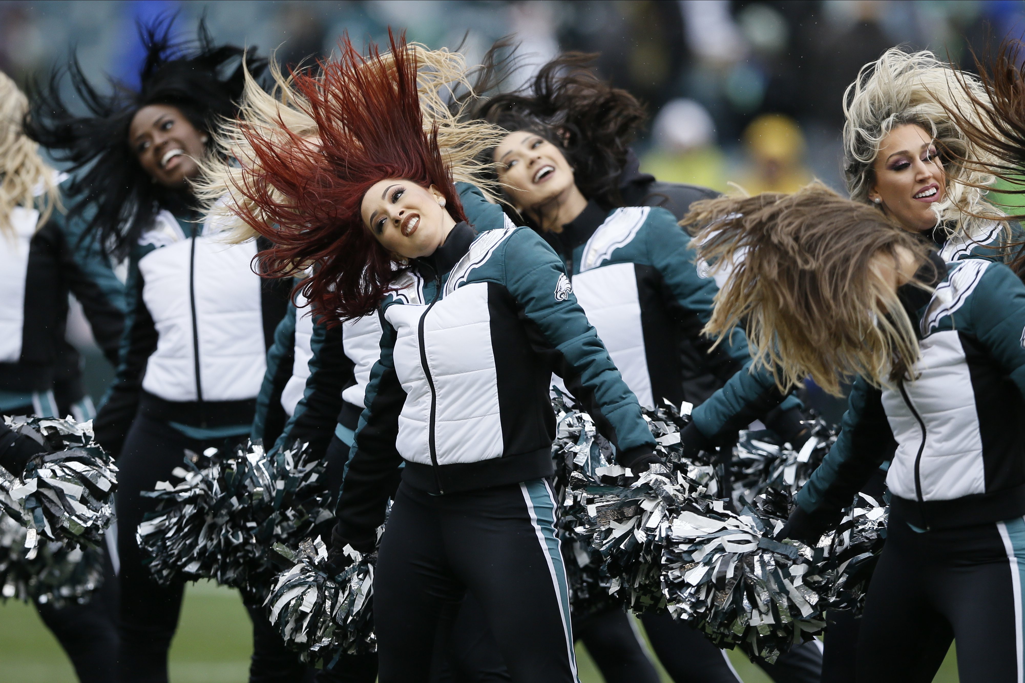Vera Wang talks Eagles cheerleader uniforms ahead of Super Bowl 2025