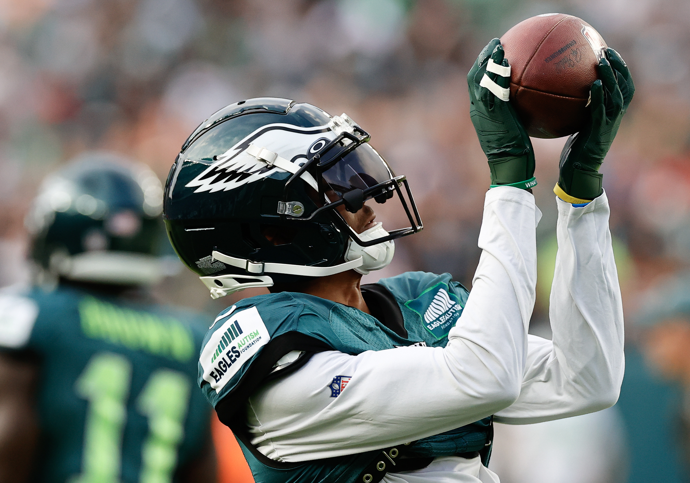 Eagles' Nakobe Dean, James Bradberry injured as Jalen Carter saved win