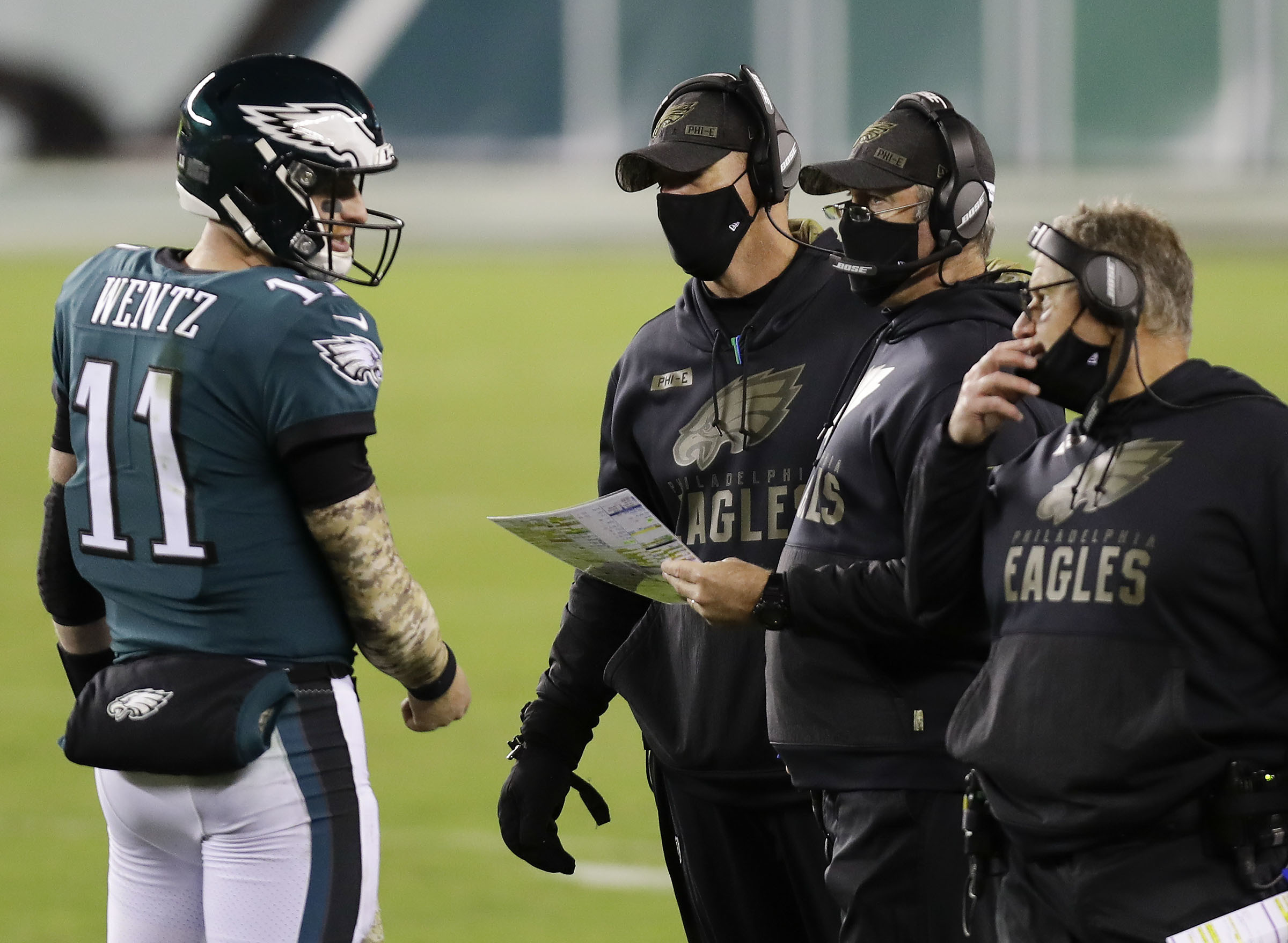 Philadelphia Eagles: The Foles vs. Wentz argument has to stop