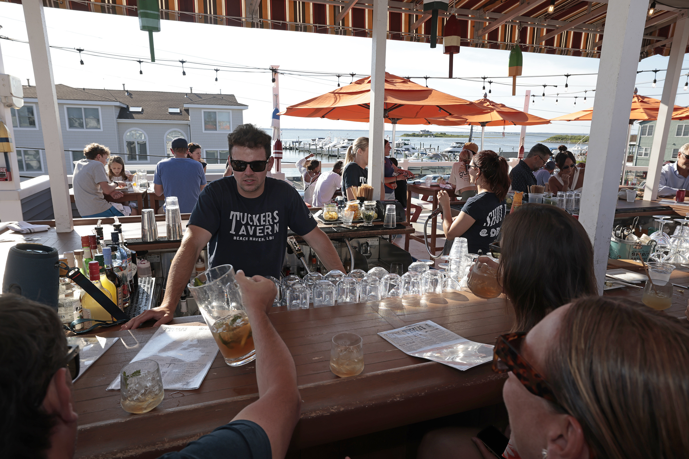 Discover the Best Bars in Long Beach Island, NJ: A Travelers' Guide