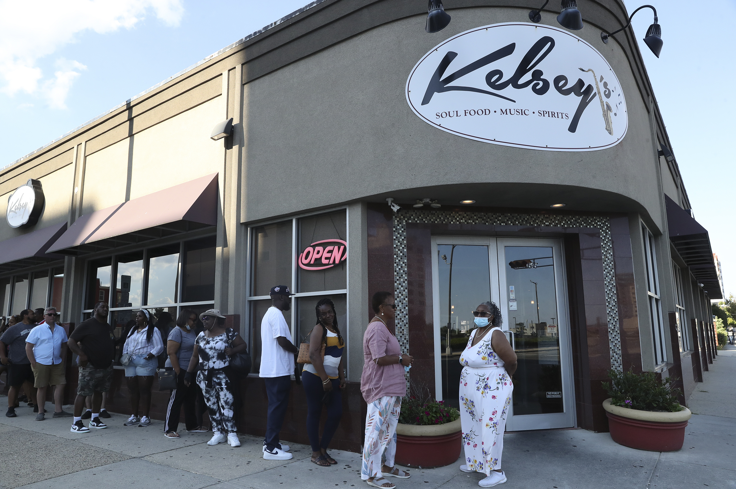 Technische weergave van een casino-interface met spelstatistieken en veiligheidssymbolen