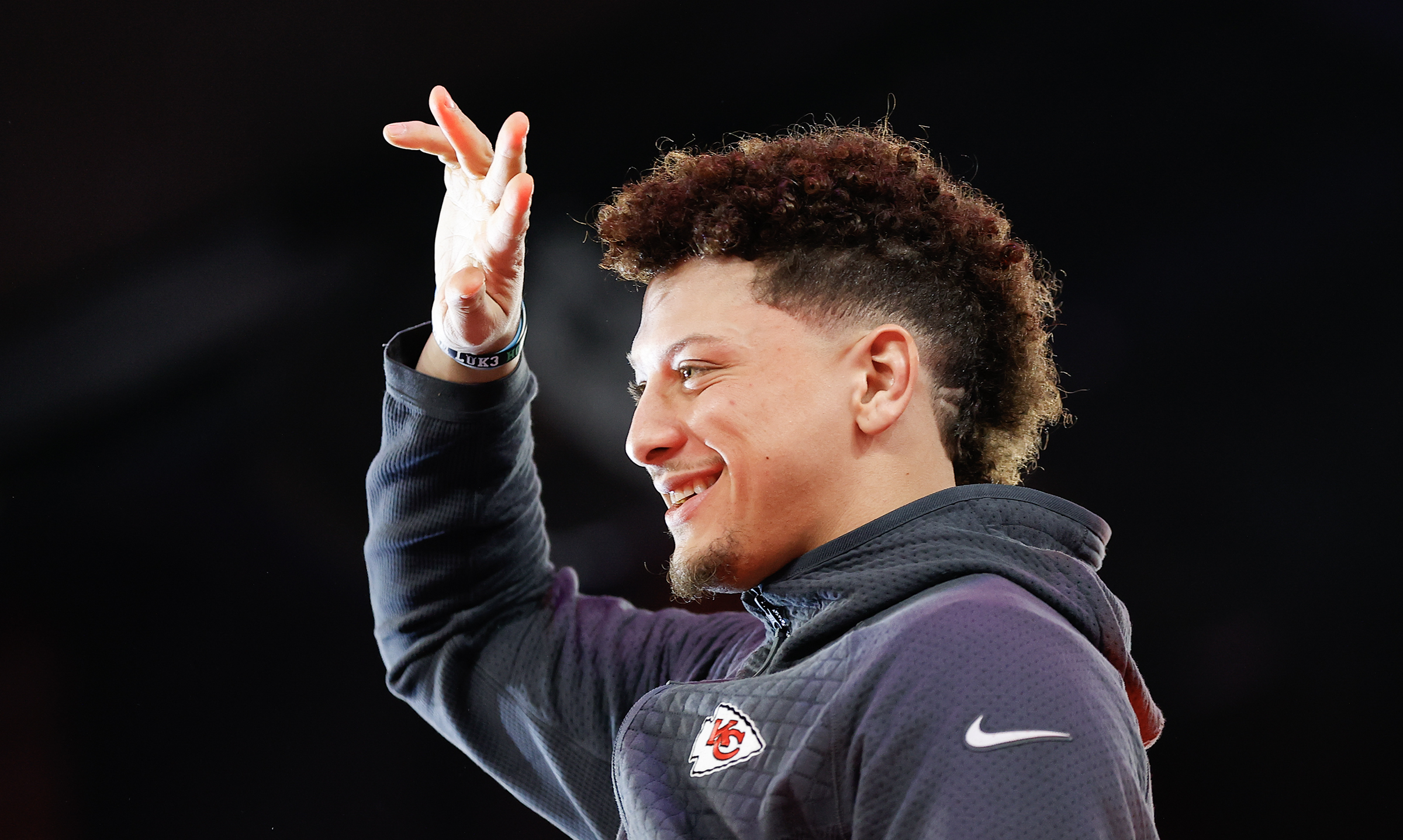 Mahomes' legend grows after re-aggravating ankle injury in Super Bowl LVII
