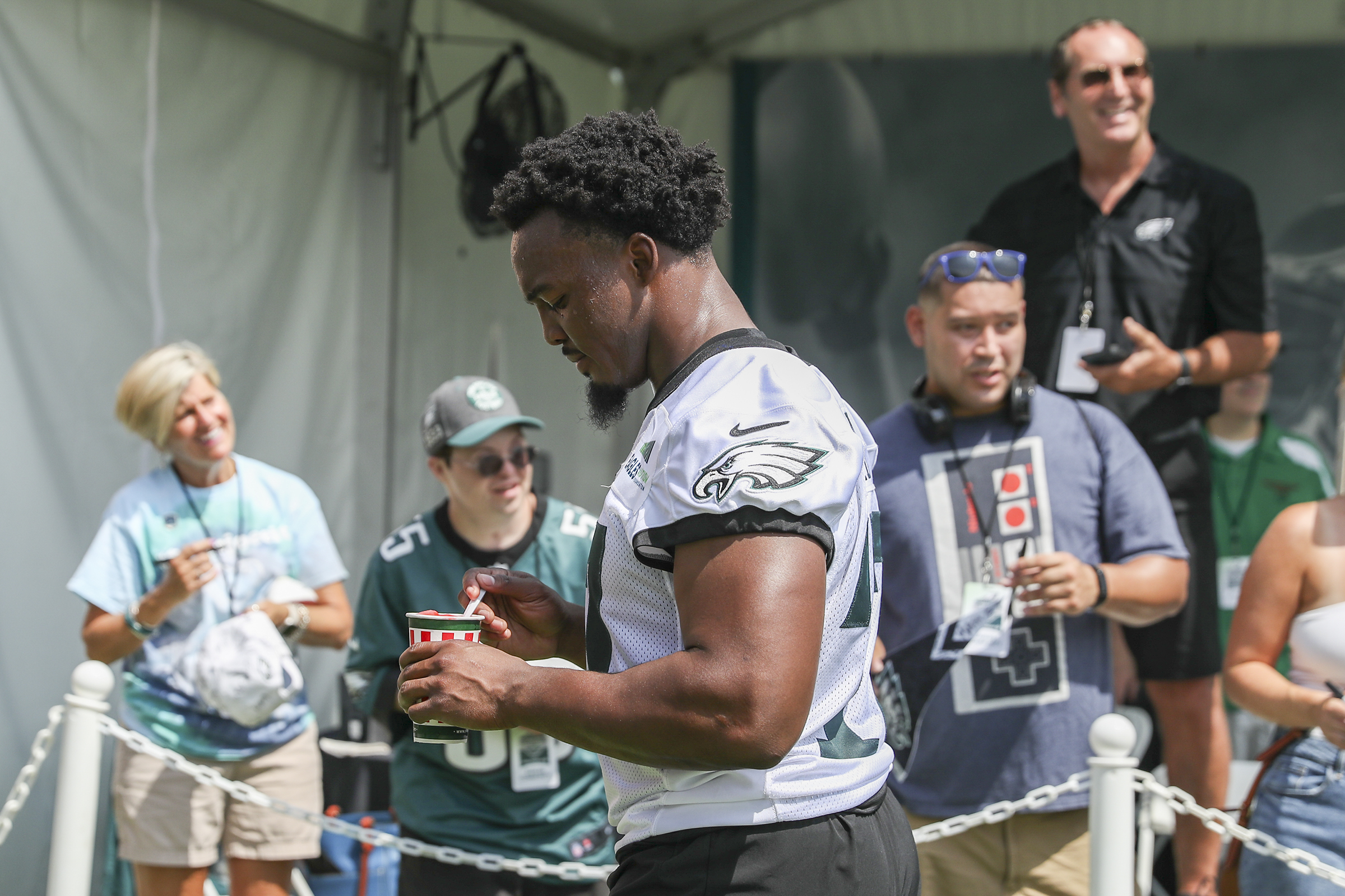 A.J. Brown arrives at Eagles training camp wearing a 'Hurts SZN' hat