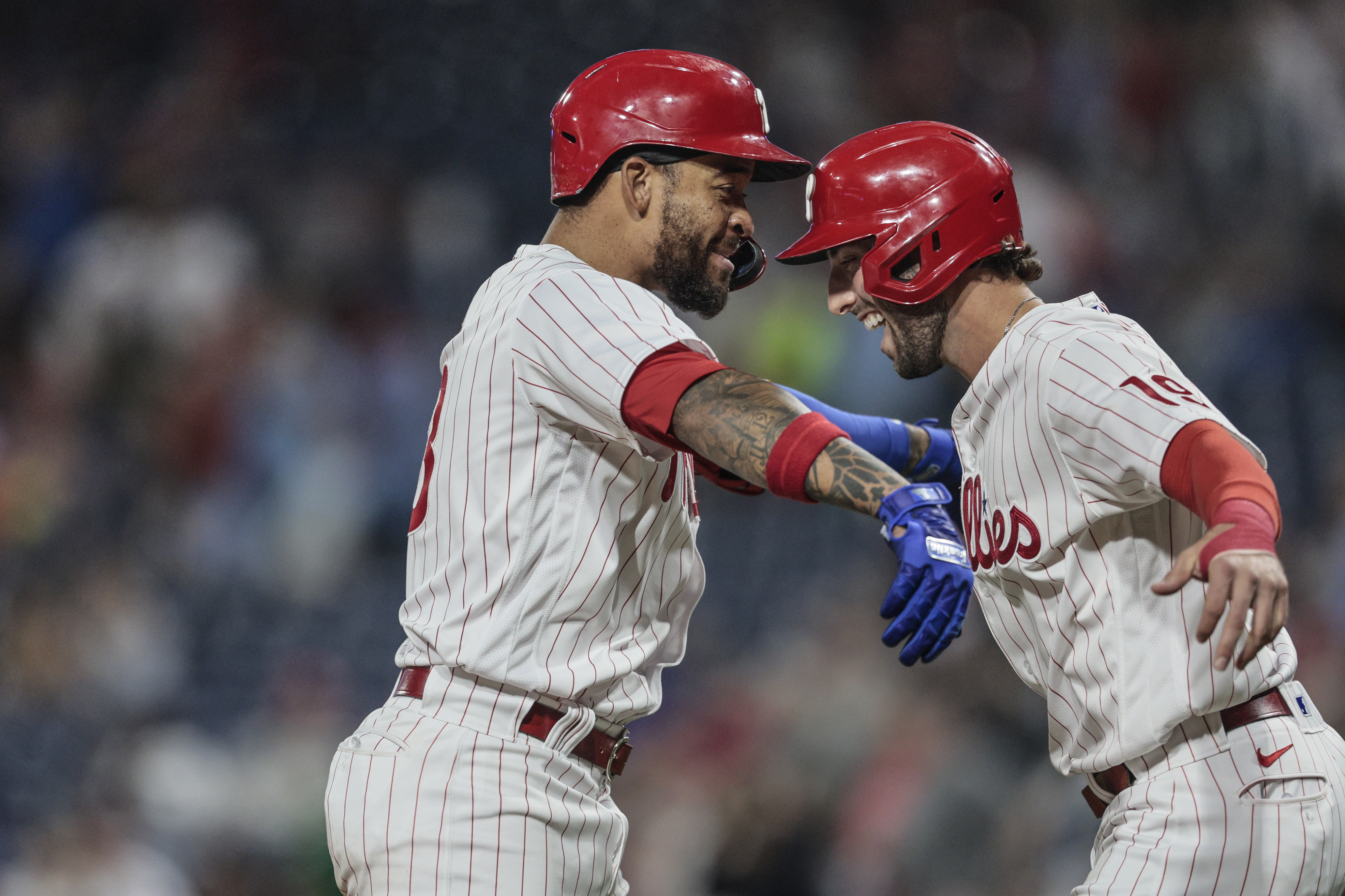 Edmundo Sosa delivers game-winning hit, makes leaping catch