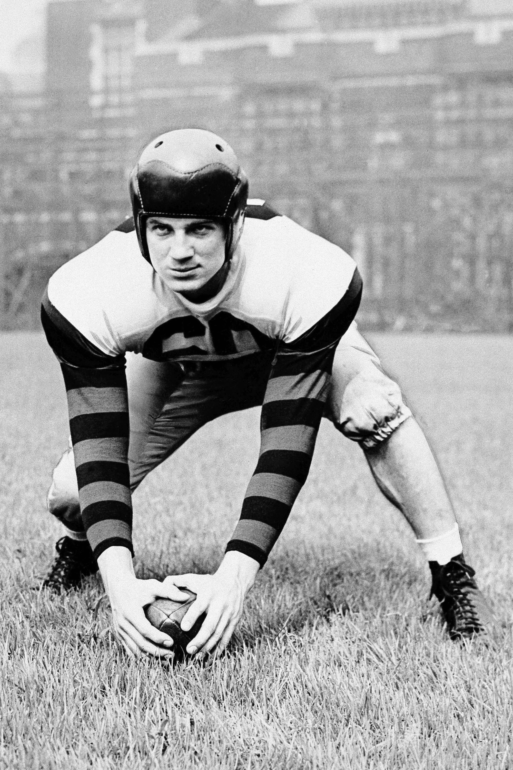 Hall of Famer Chuck Bednarik, famous for hit on Frank Gifford, passes away  - Big Blue View