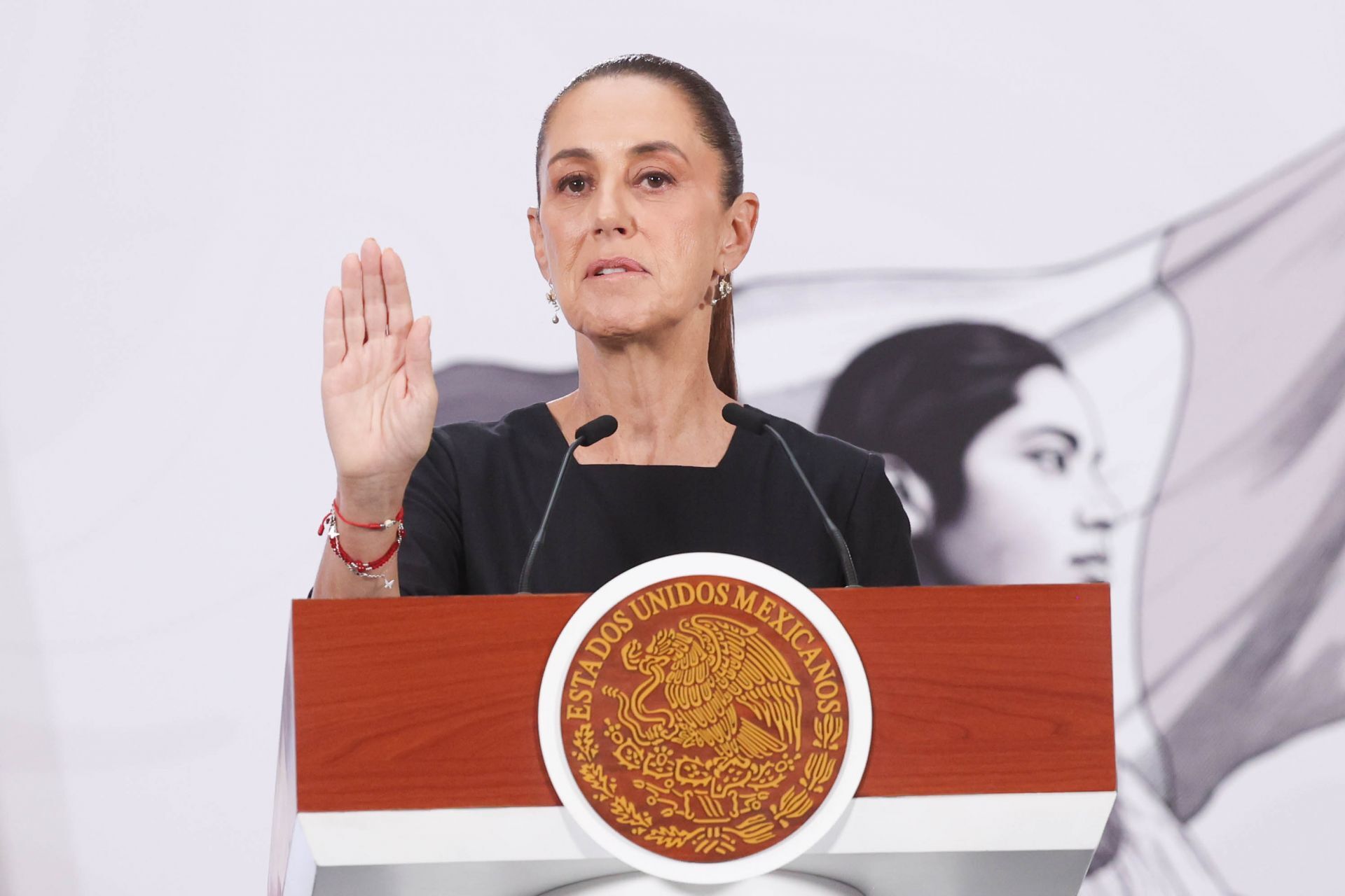 Sheinbaum pide pruebas a EUA para señalar a políticos corruptos