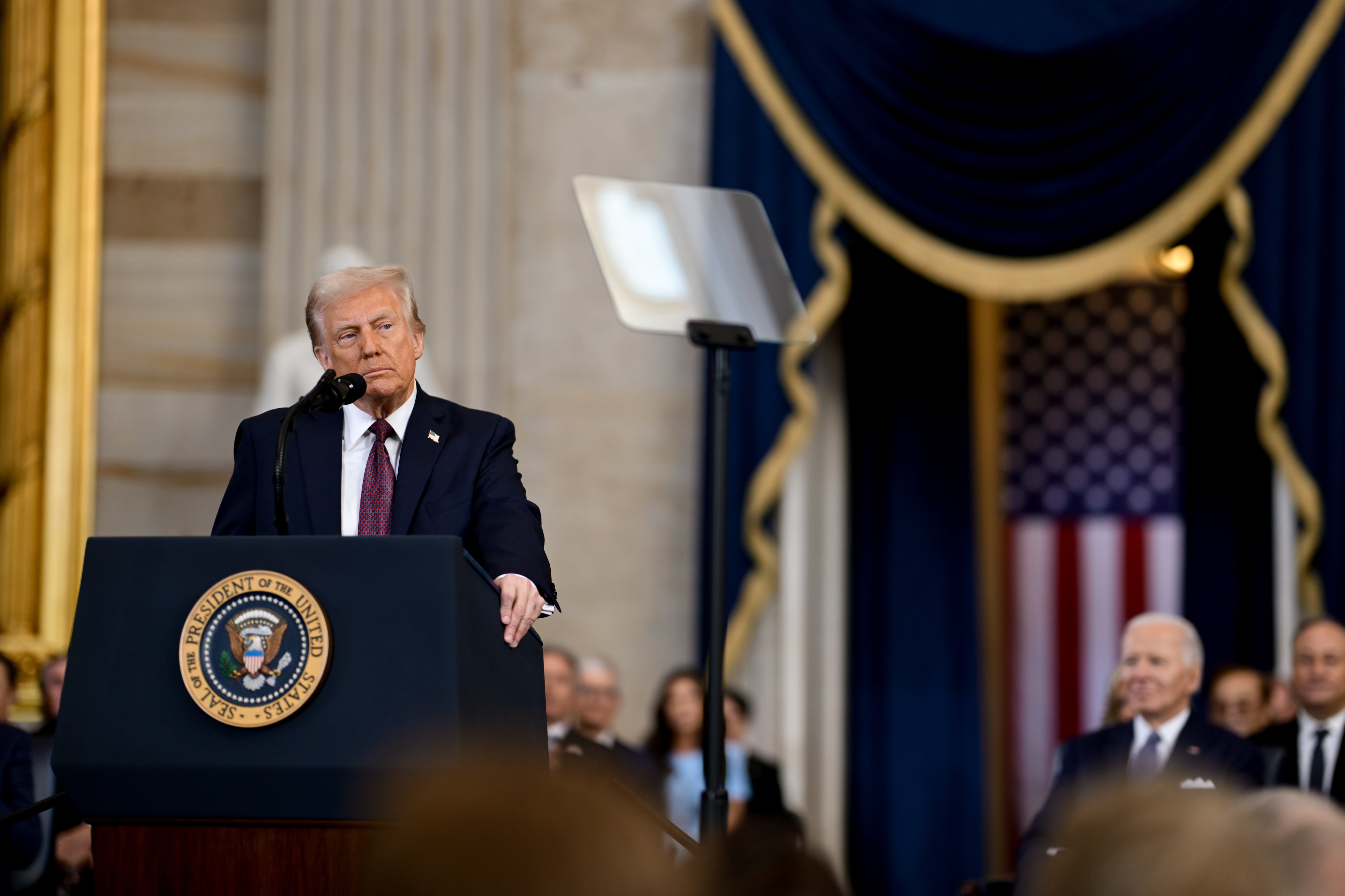 Donald Trump firmó órdenes contra México.