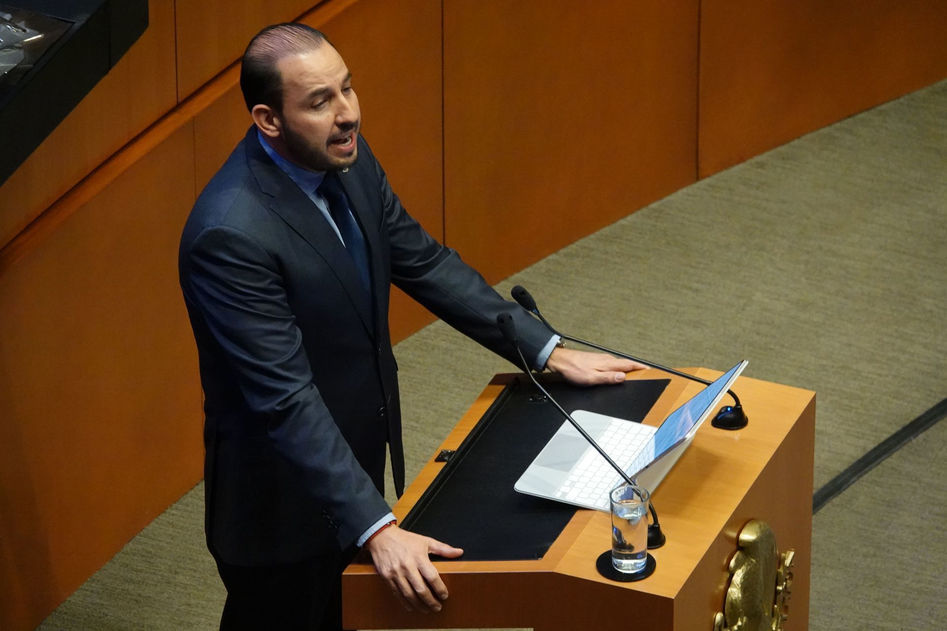 El senador panista Marko Cortés durante la sesión ordinaria del Senado de la República.