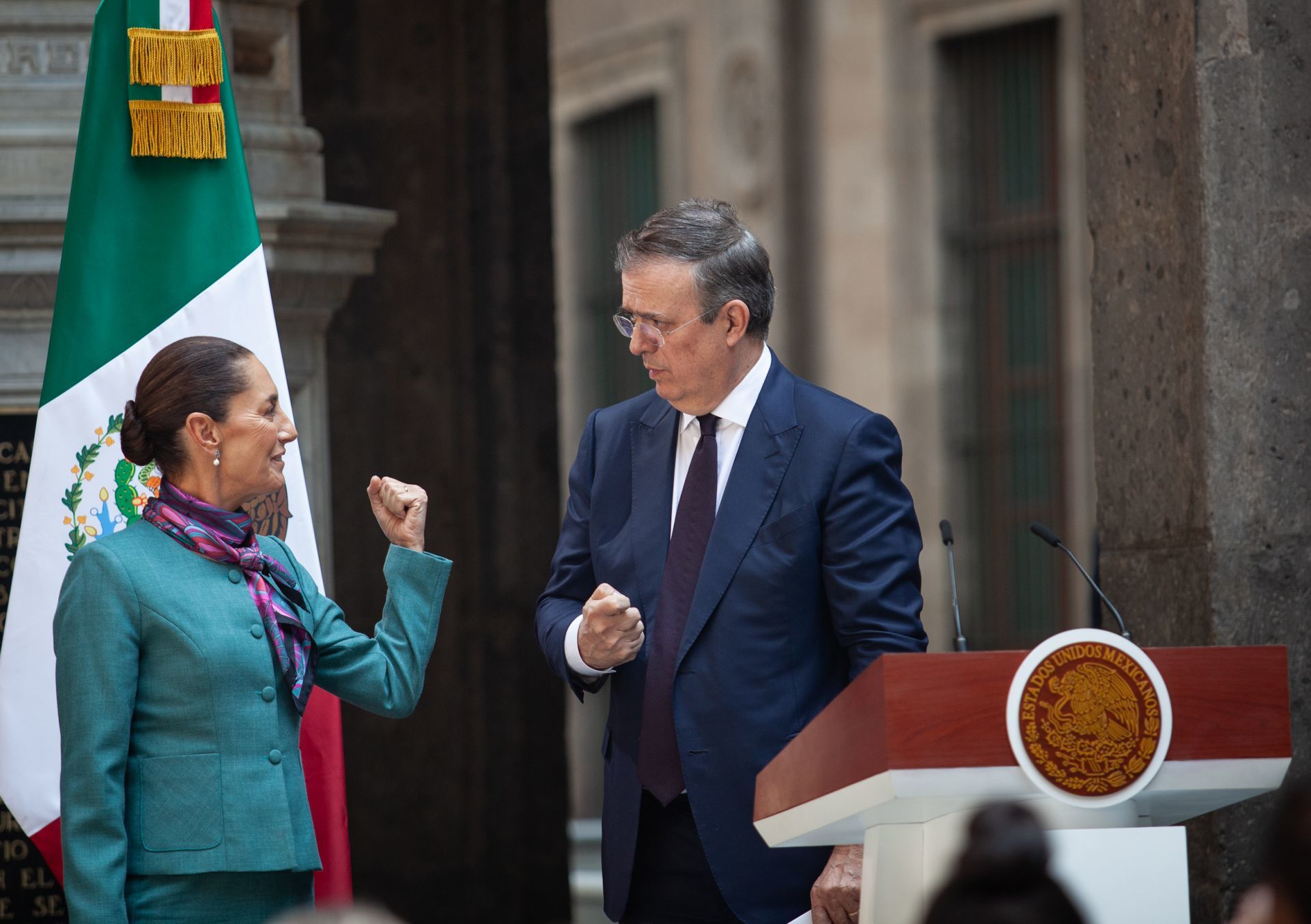 Claudia Sheinbaum y Marcelo Ebrard en Palacio Nacional.