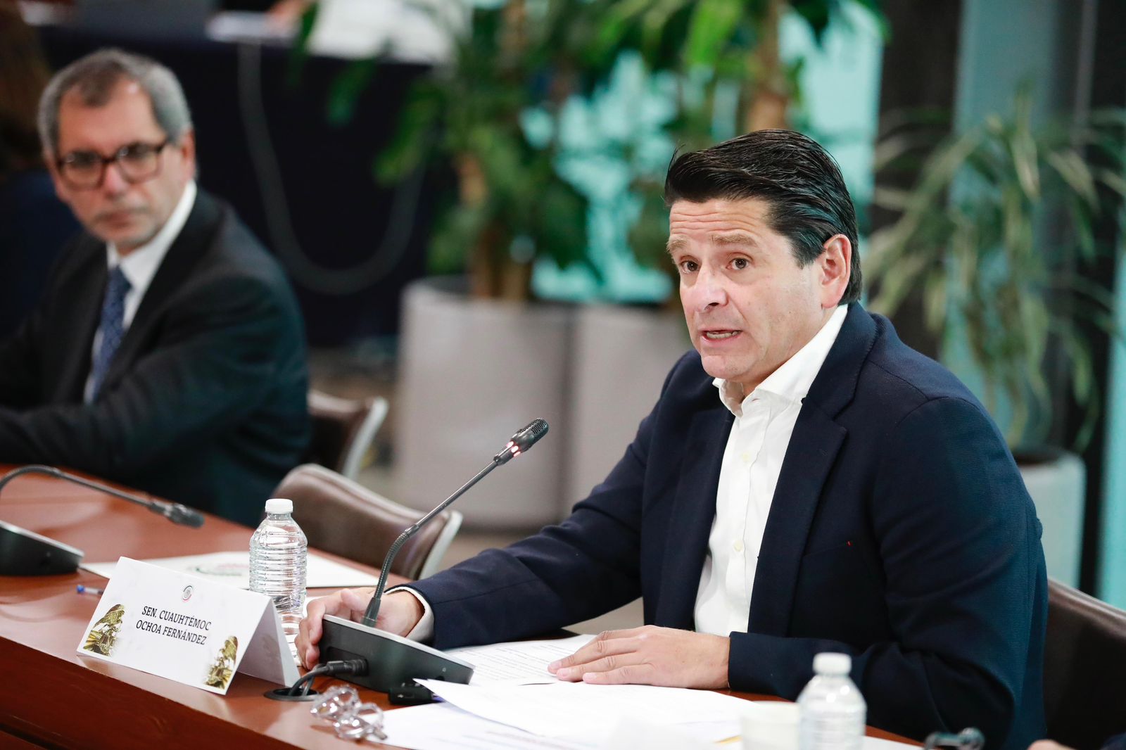 El senador planteó propuestas para mejorar la recaudación fiscal en estados y municipios.