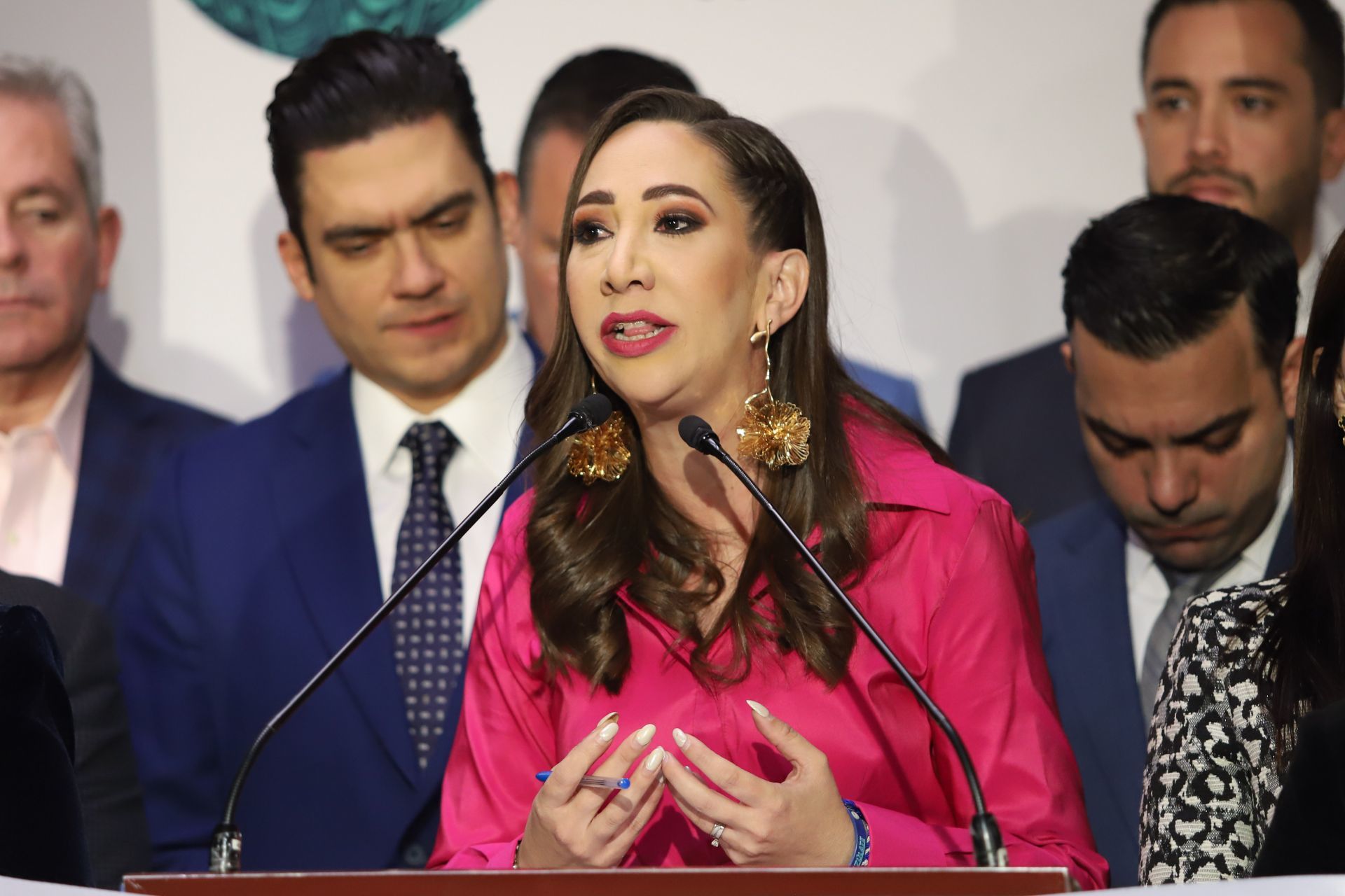 Noemí Luna, coordinadora del grupo parlamentario del PAN, durante conferencia de prensa.