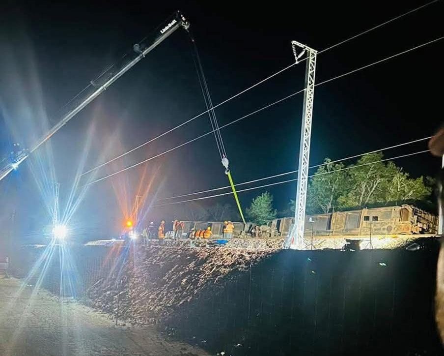 Obra del Tren Maya: descarrila vagón con materiales en Bacalar