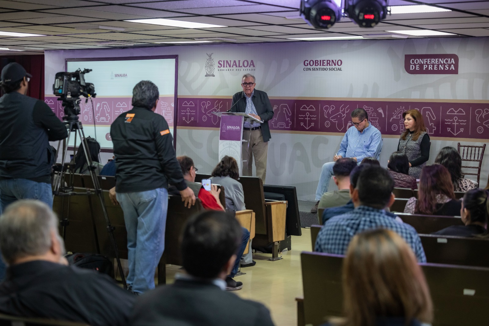 Sinaloa garantiza luz en escuelas: servicio eléctrico restablecido al 100%