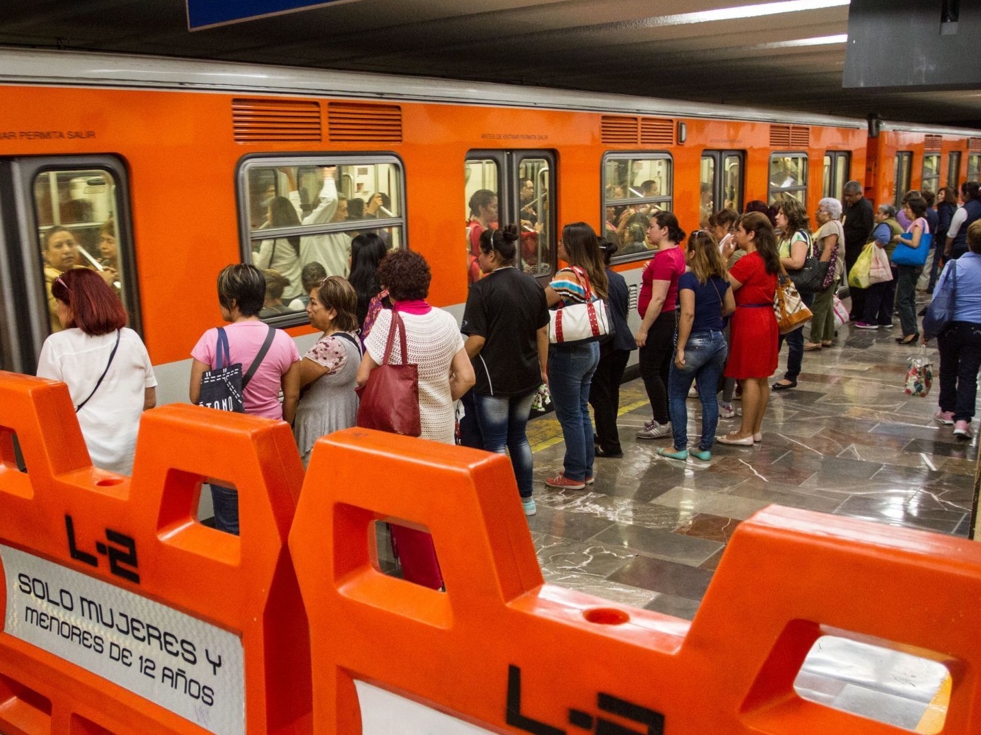 El Metro CDMX ofrecerá servicios con horarios especiales durante las celebraciones de Año Nuevo.