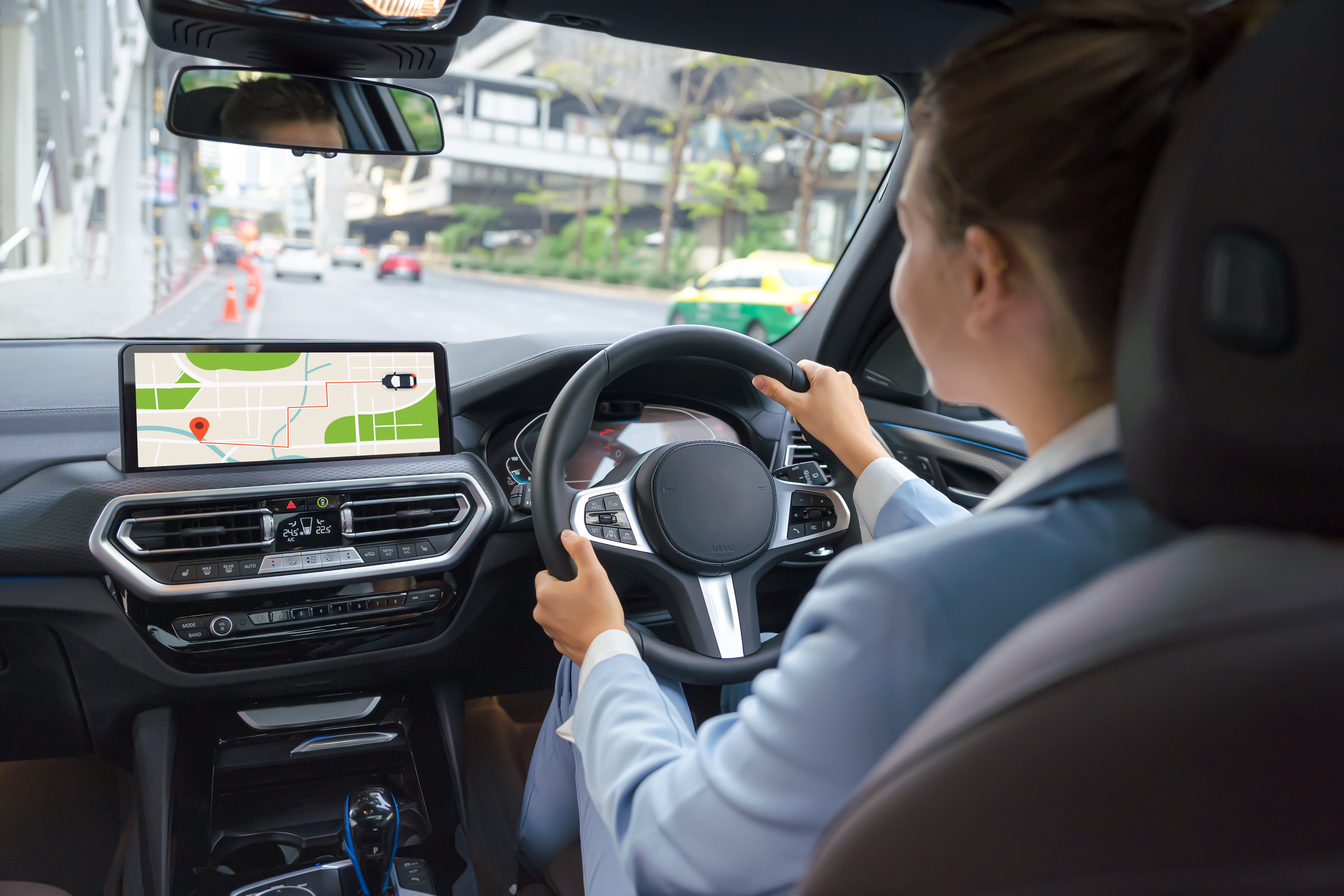 Día de la Conductora: crece la presencia femenina al volante y cambia el transporte en Chile