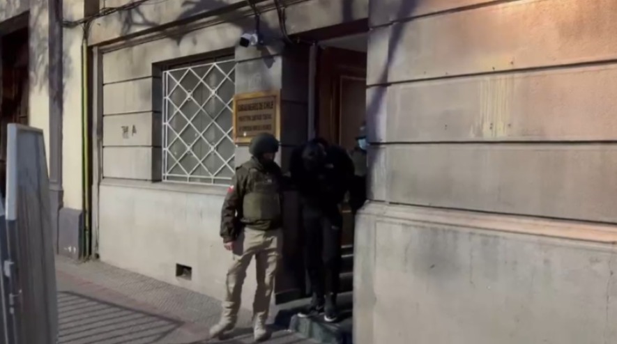 Tiene 17 años y lo entregó su padrastro: Carabineros publica imágenes del cuarto detenido por fatal encerrona en San Bernardo