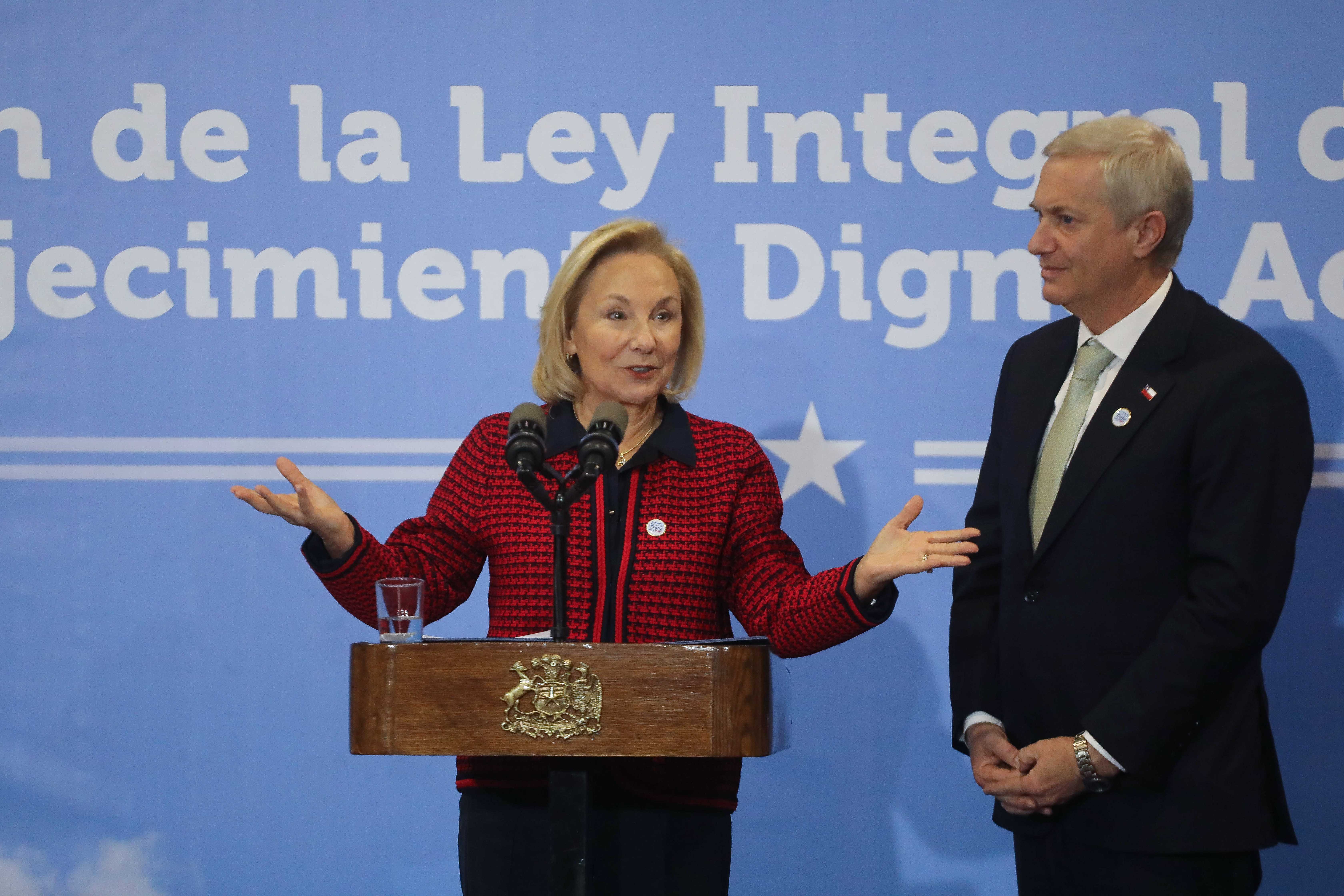 “Que sea un cambio de actitud”: Presidente Kast invita a Cecilia Morel a ceremonia por implementación de Ley Integral de Adultos Mayores