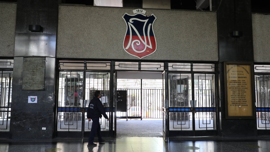 “Va a correr sangre”: alarmante amenaza obliga al Instituto Nacional a suspender actividades
