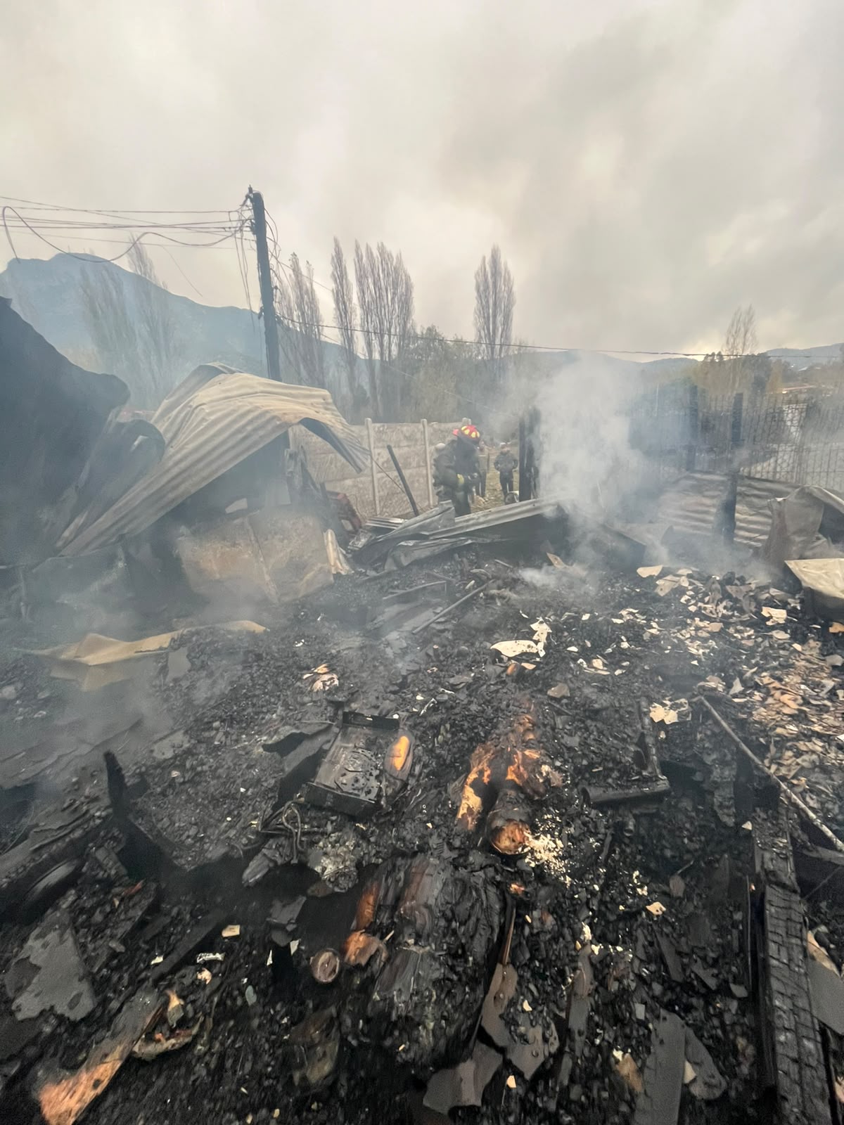 Tragedia en Mostazal: dos adultos mayores mueren en incendio que destruyó una viviendan