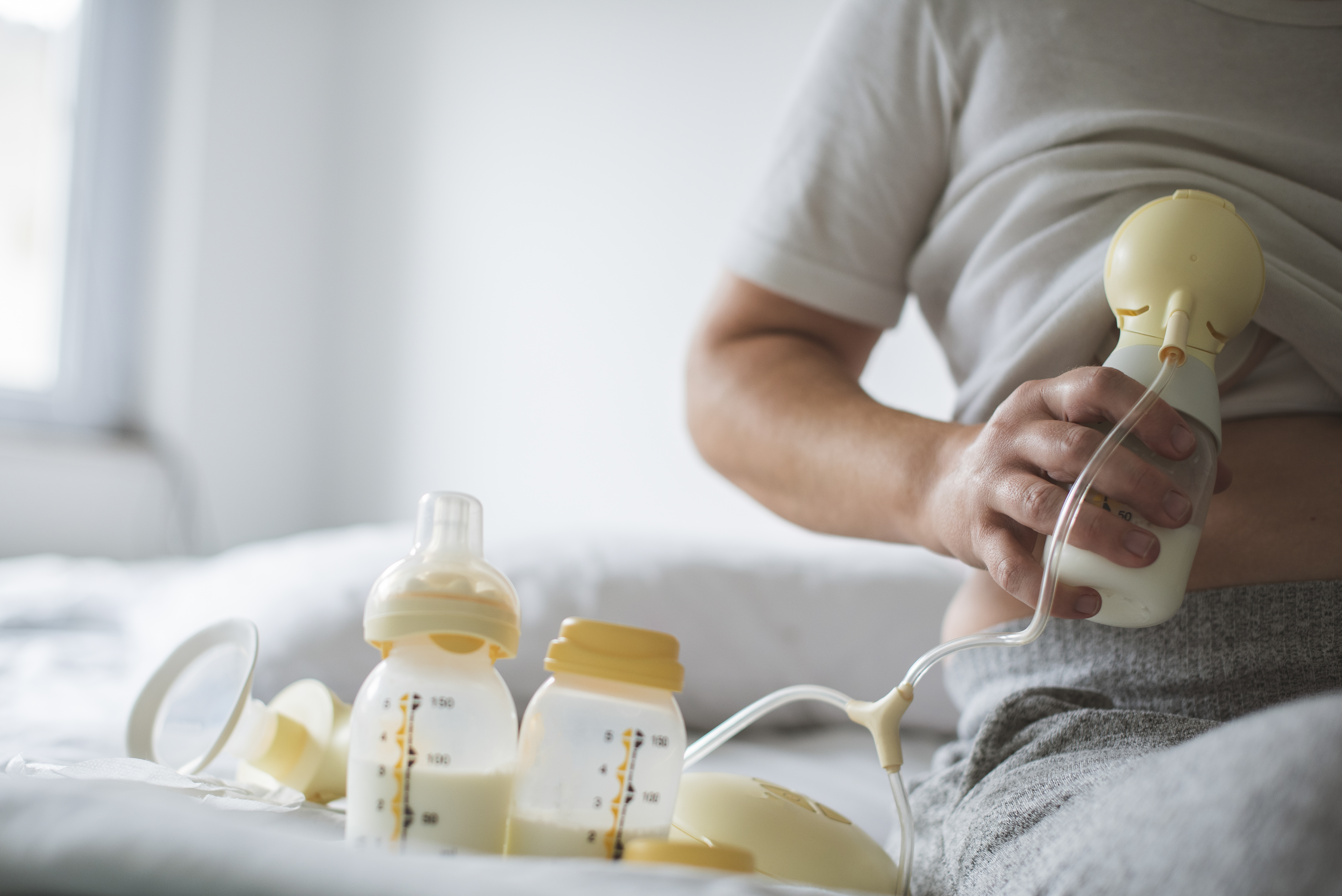 Hospital alerta por venta de leche materna en redes sociales: advierten riesgo de contagio de VIH