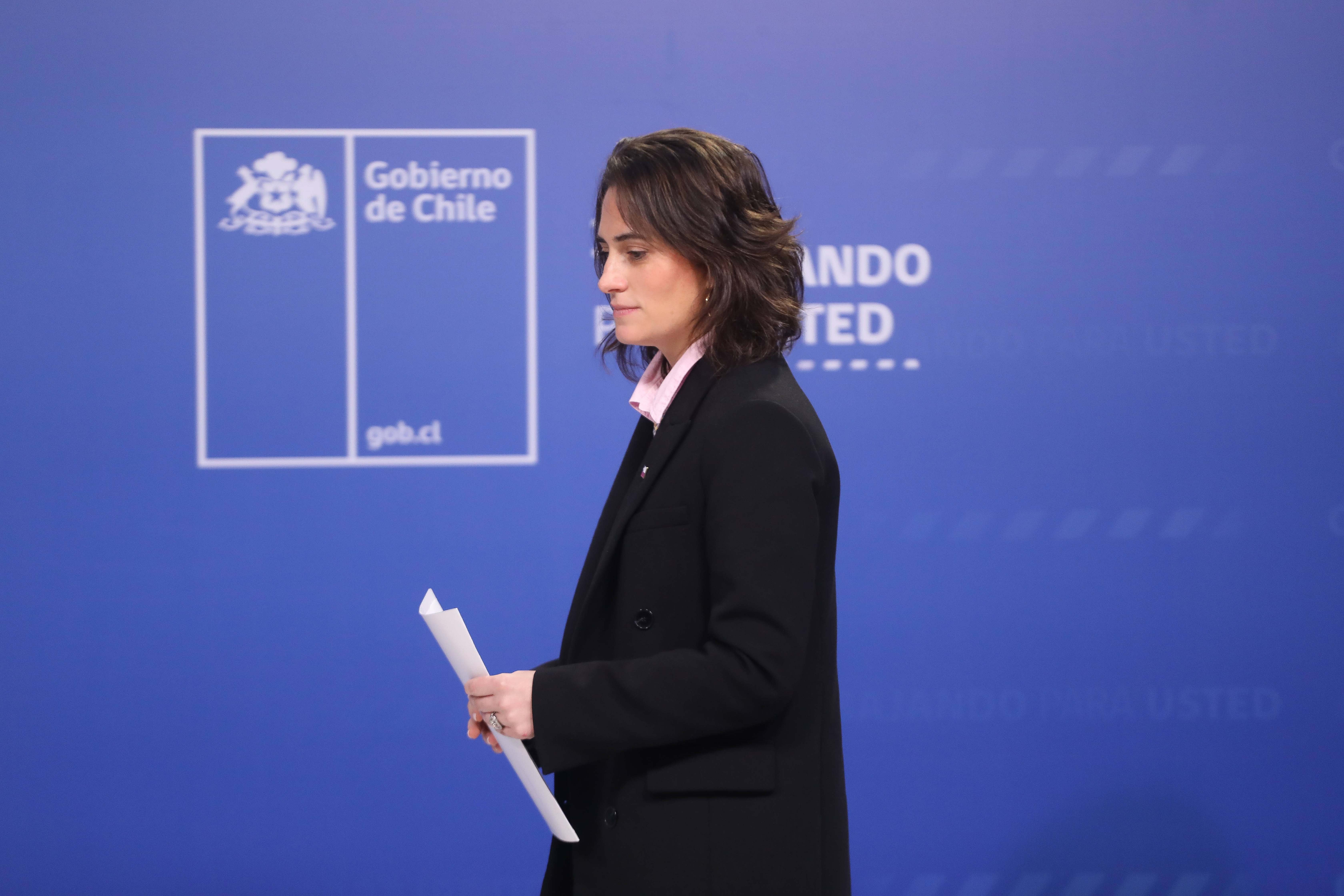 Ministra Wulf reconoce posibles lecturas equivocadas en caso caso de niños haitianos: “El foco fue esclarecer la situación”