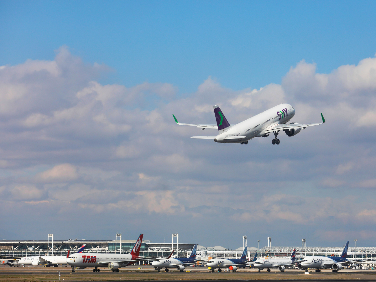 FNE aprueba la integración de aerolínea chilena a grupo del Reino Unido, pero sujeto a medidas de mitigación laboral