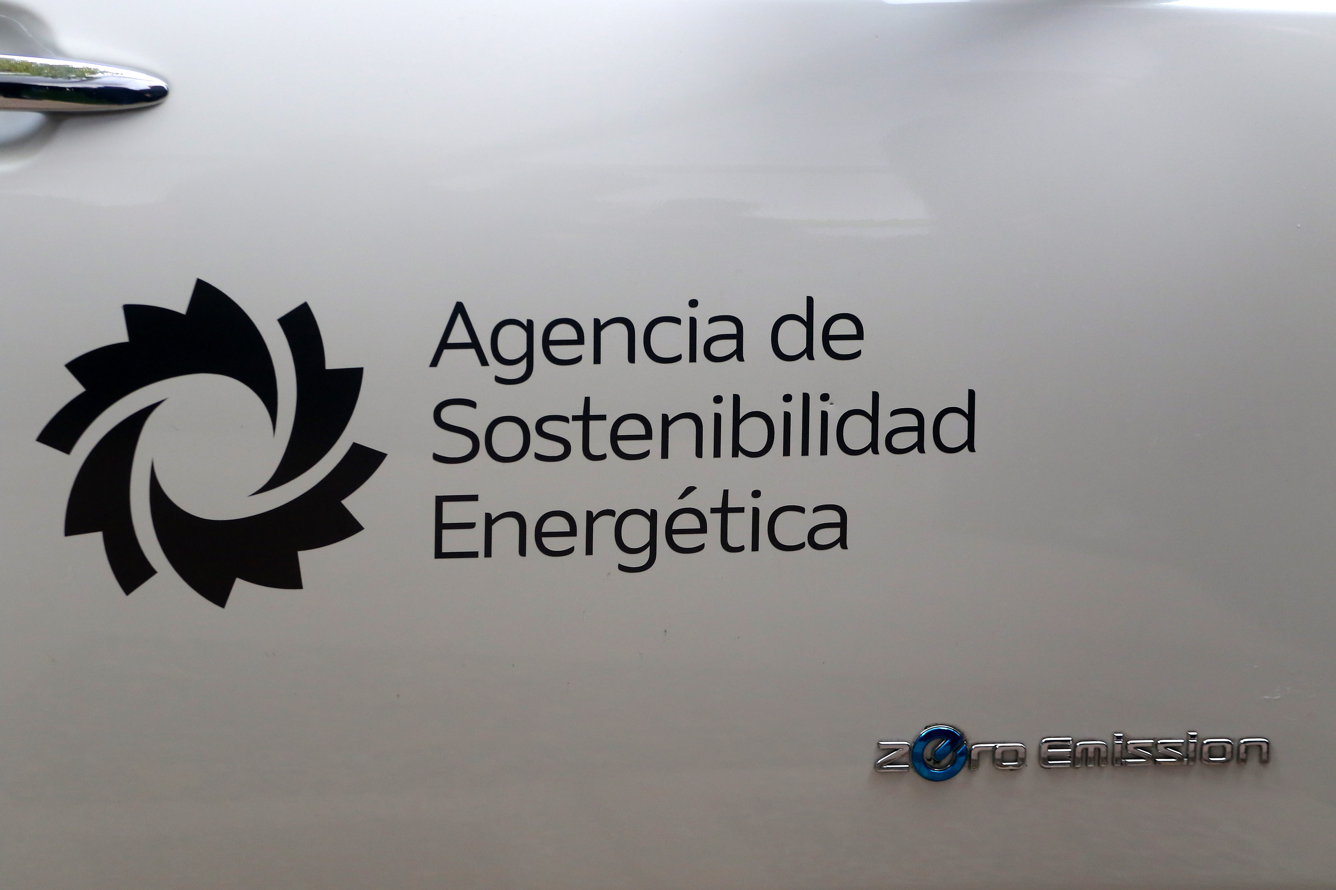 “No hay coherencia”: sindicato de la Agencia de Sostenibilidad Energética exige respuestas por paralización de fondos y ola de despidos