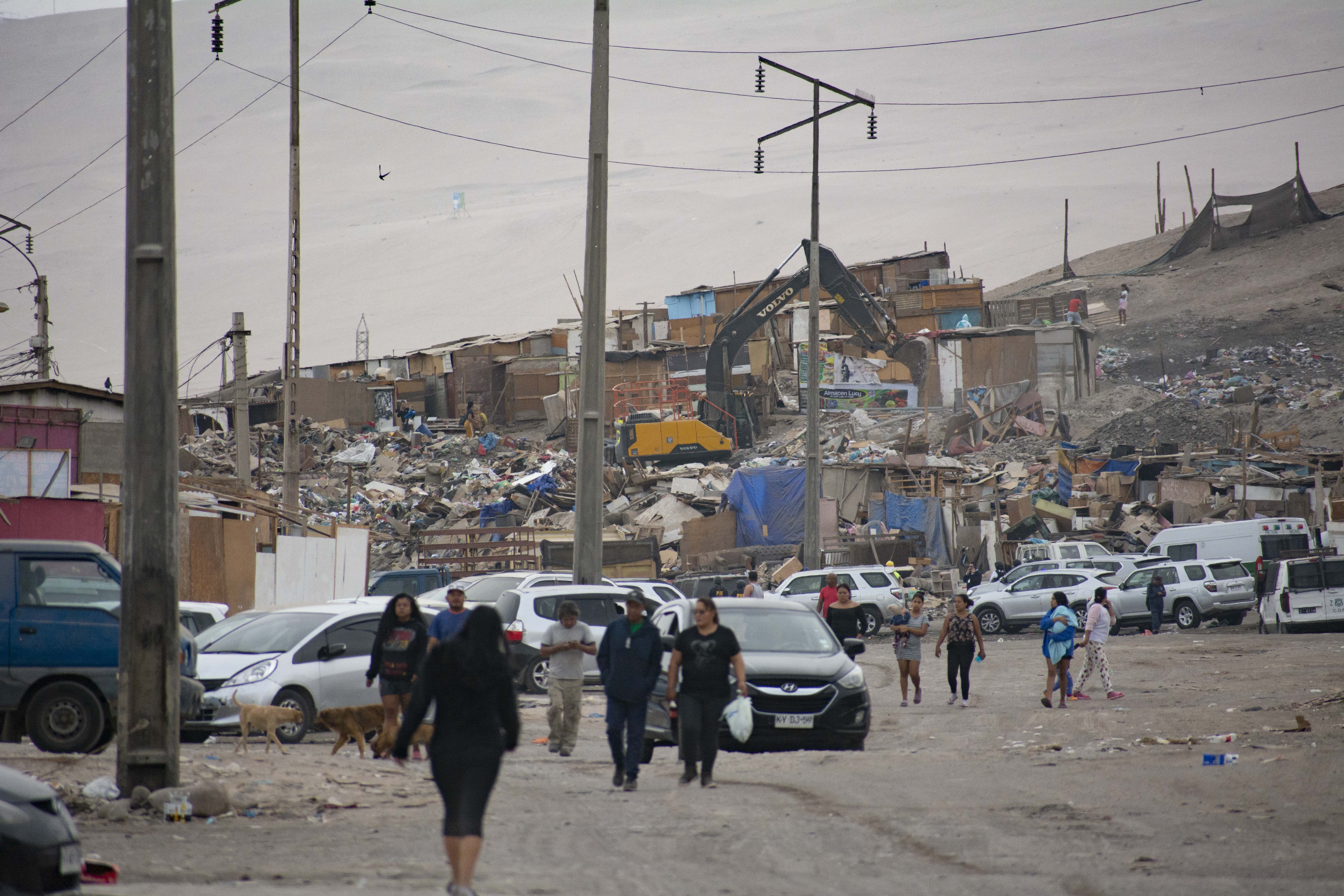 Contraloría toma razón para iniciar desalojo y demolición de Cerro Chuño en Arica