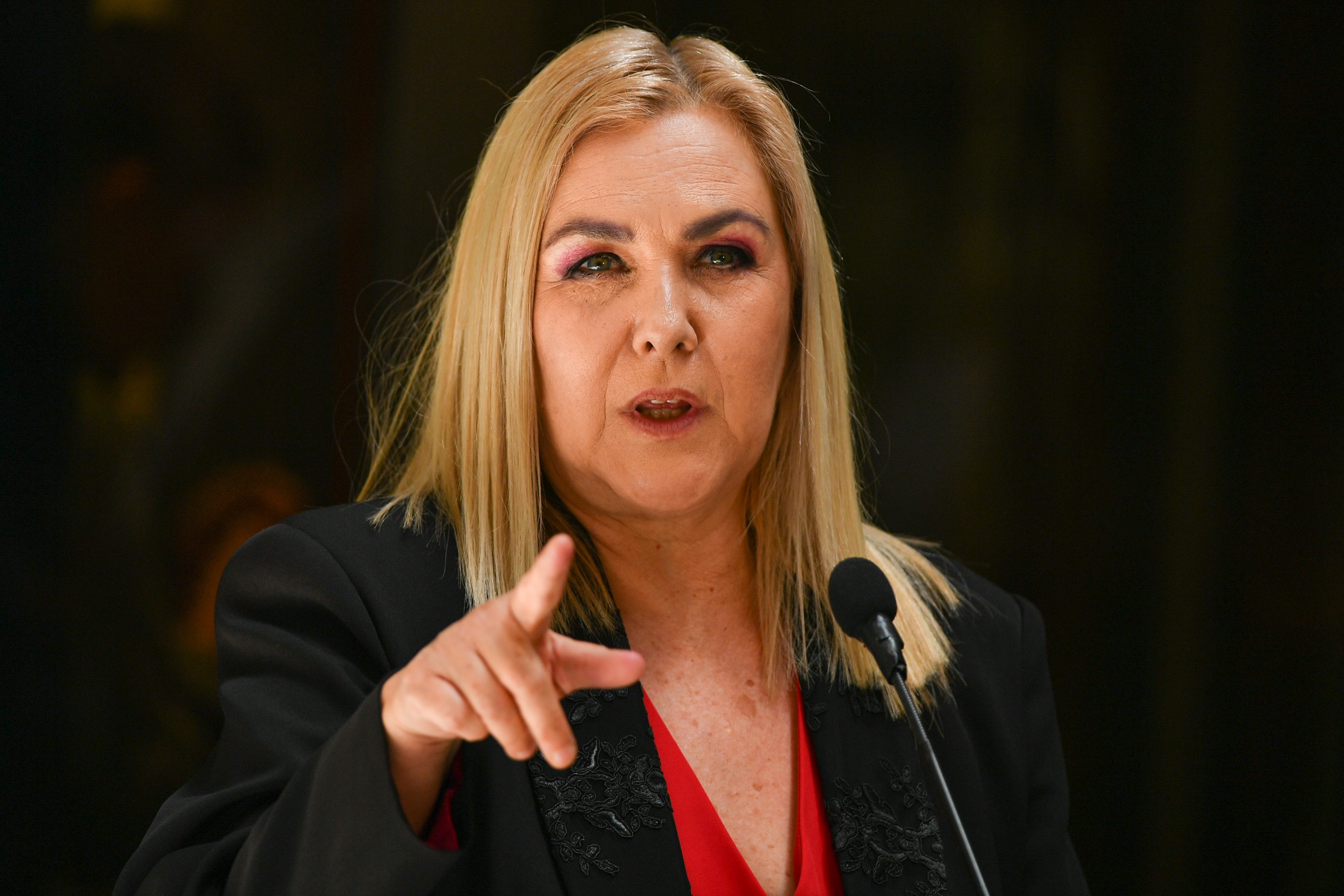 “Persona siniestra”: comunicador chileno desata polémica con duras declaraciones contra Pamela Jiles