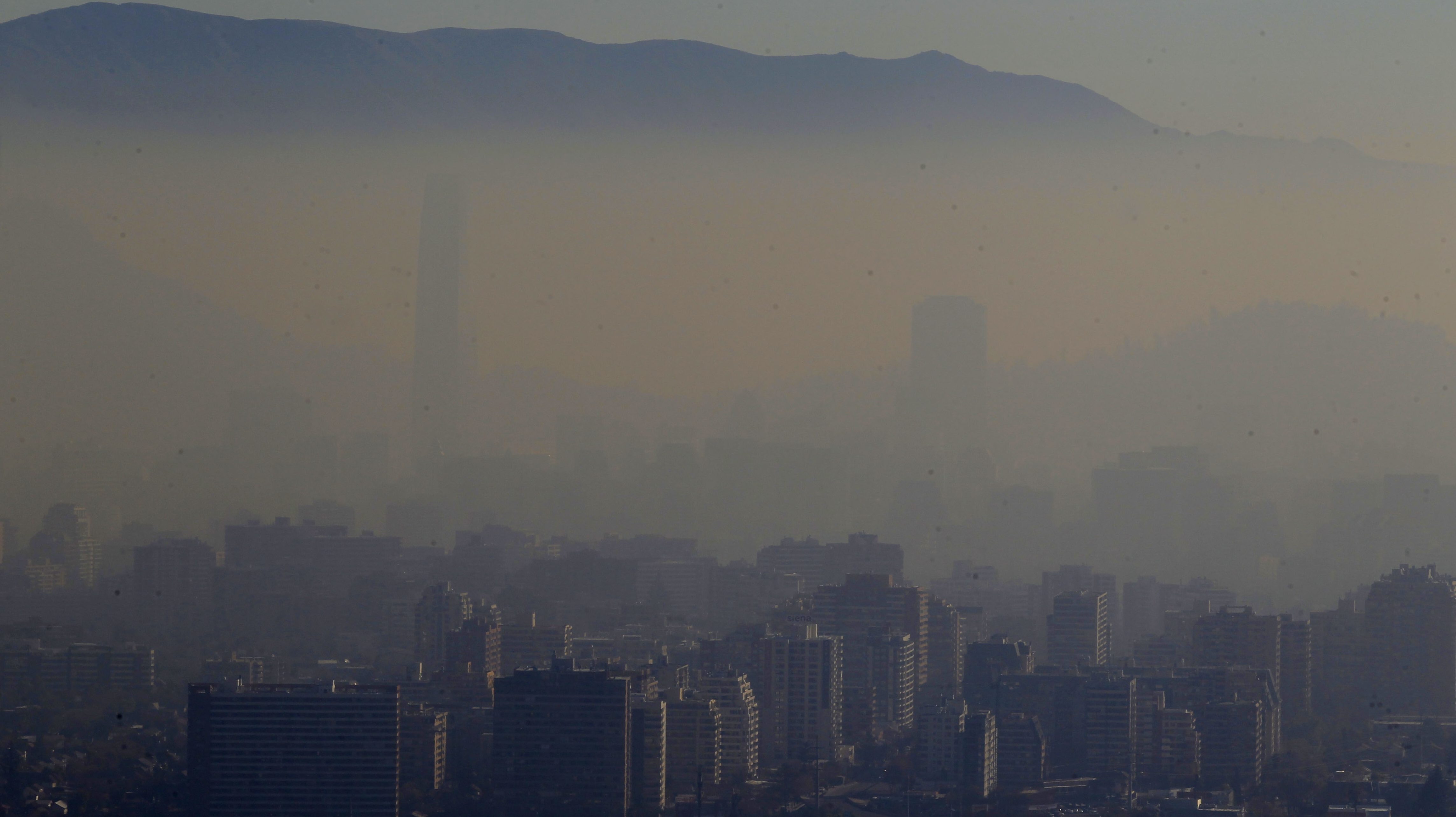 Santiago enfrenta su cuarta preemergencia ambiental del año: estas son las restricciones para este domingo 13 de junio