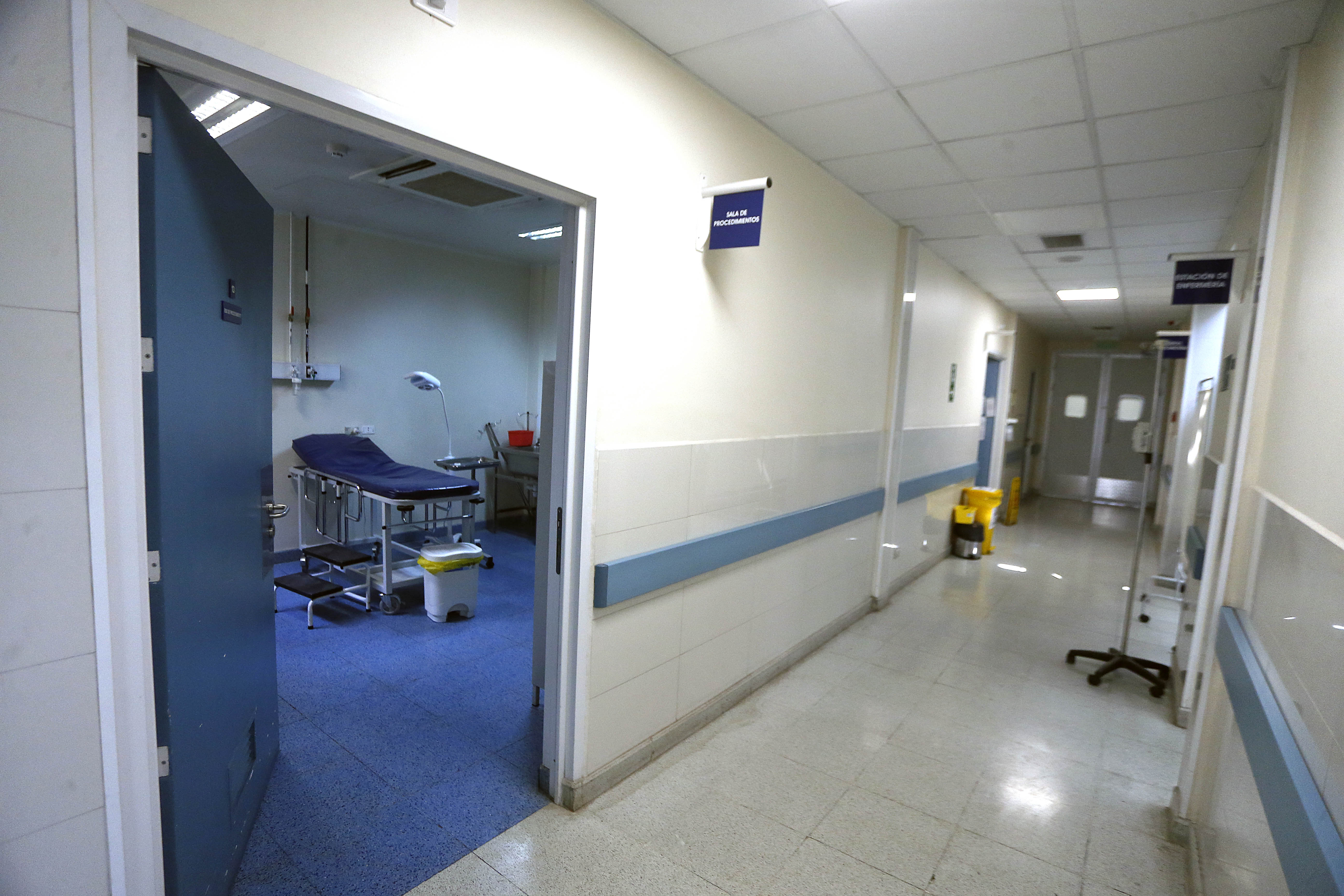 Terror en Cesfam de Osorno: sujetos armados persiguen a hombre herido y obligan a suspender atenciones