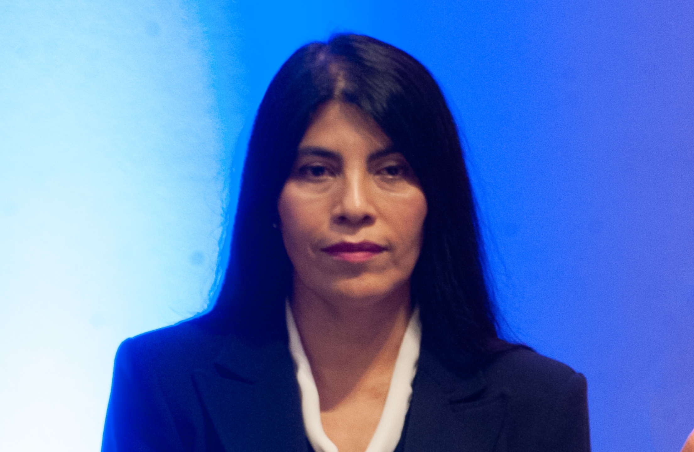 Universidad Austral sanciona a cuatro estudiantes por agresión a ministra Ximena Lincolao