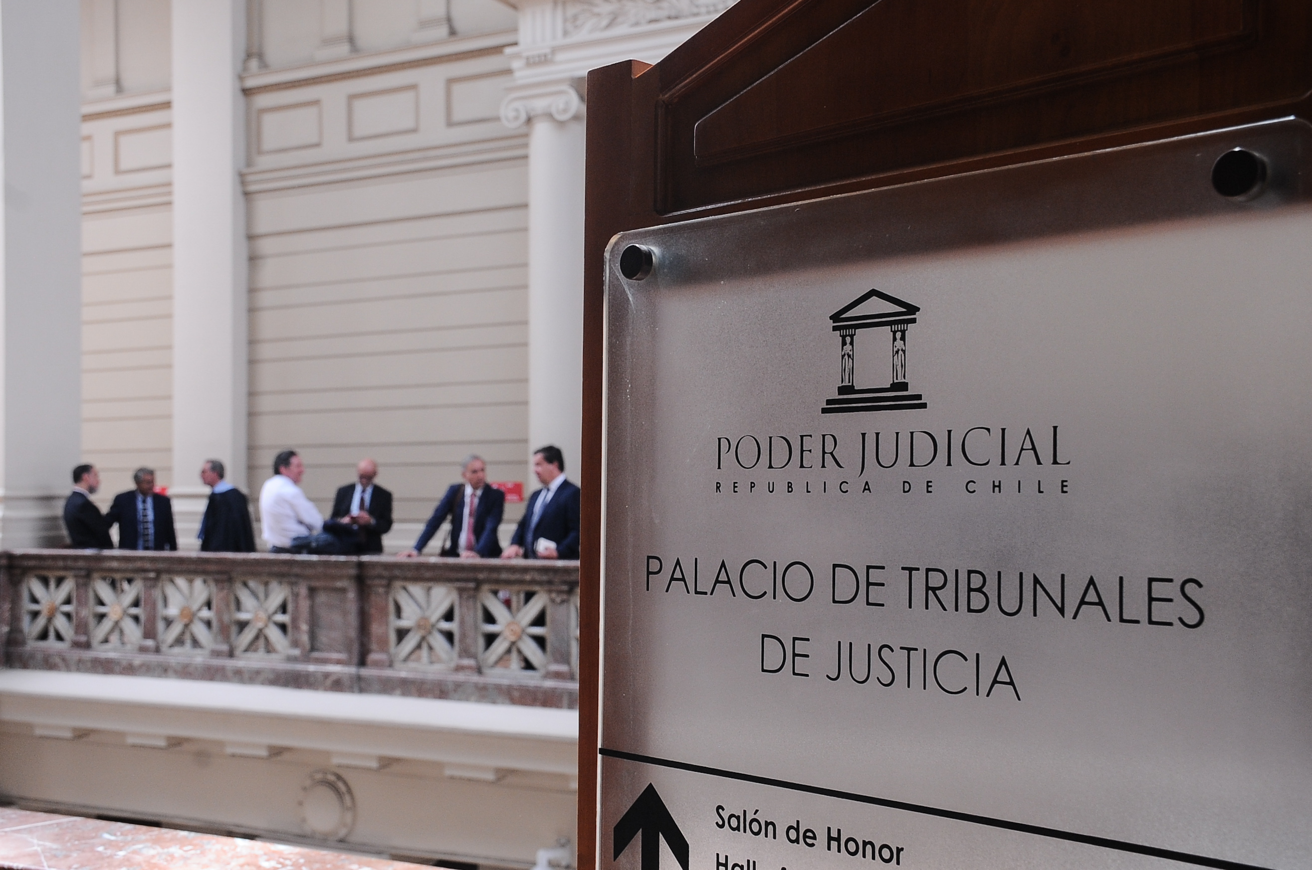 El escándalo que sacude al Poder Judicial: Suprema revisa más de 100 casos de jueces que viajaron al extranjero con licencia médica