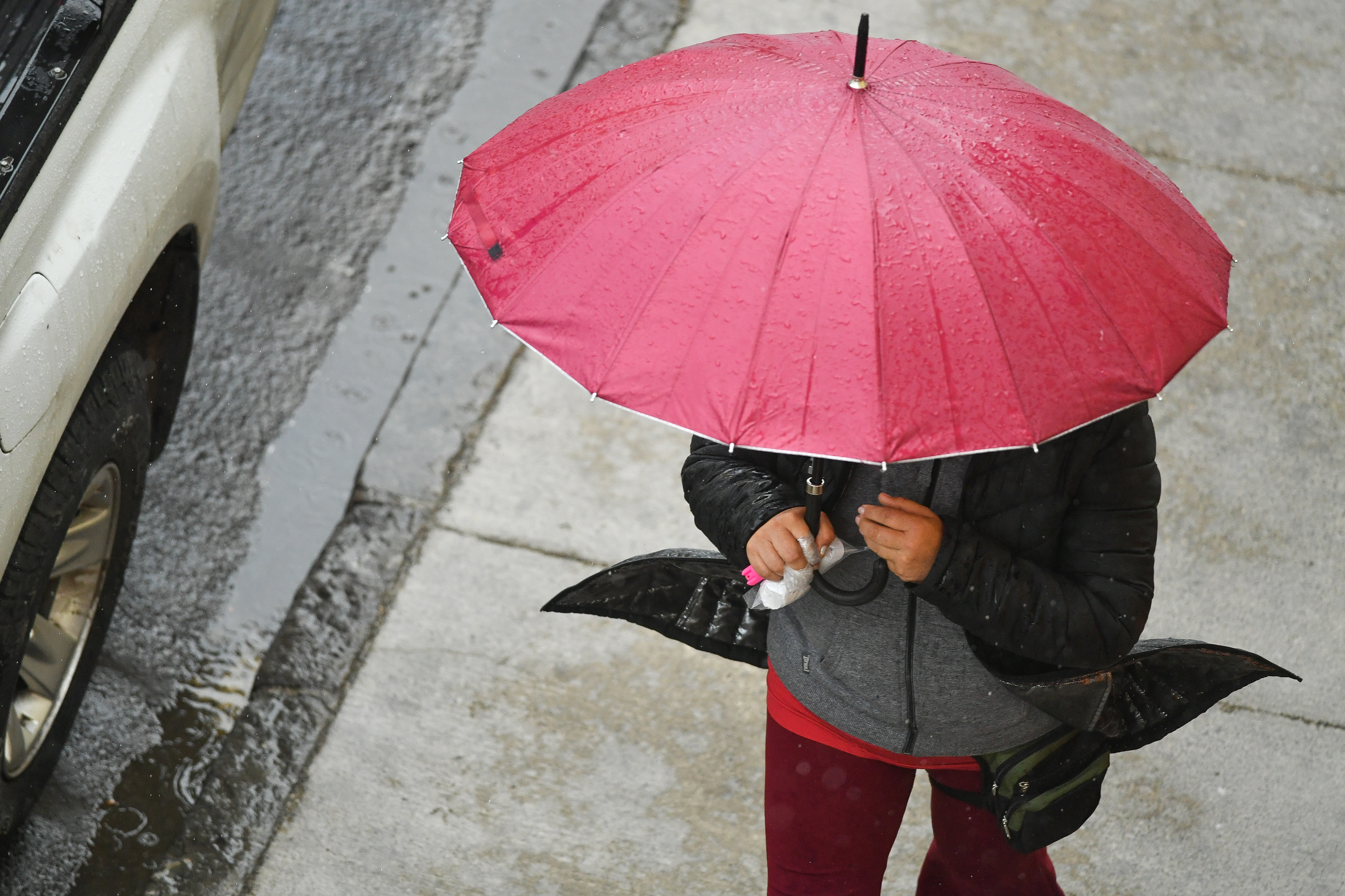Lluvia en Santiago: capitalinos reportan precipitaciones en distintos puntos de la capital