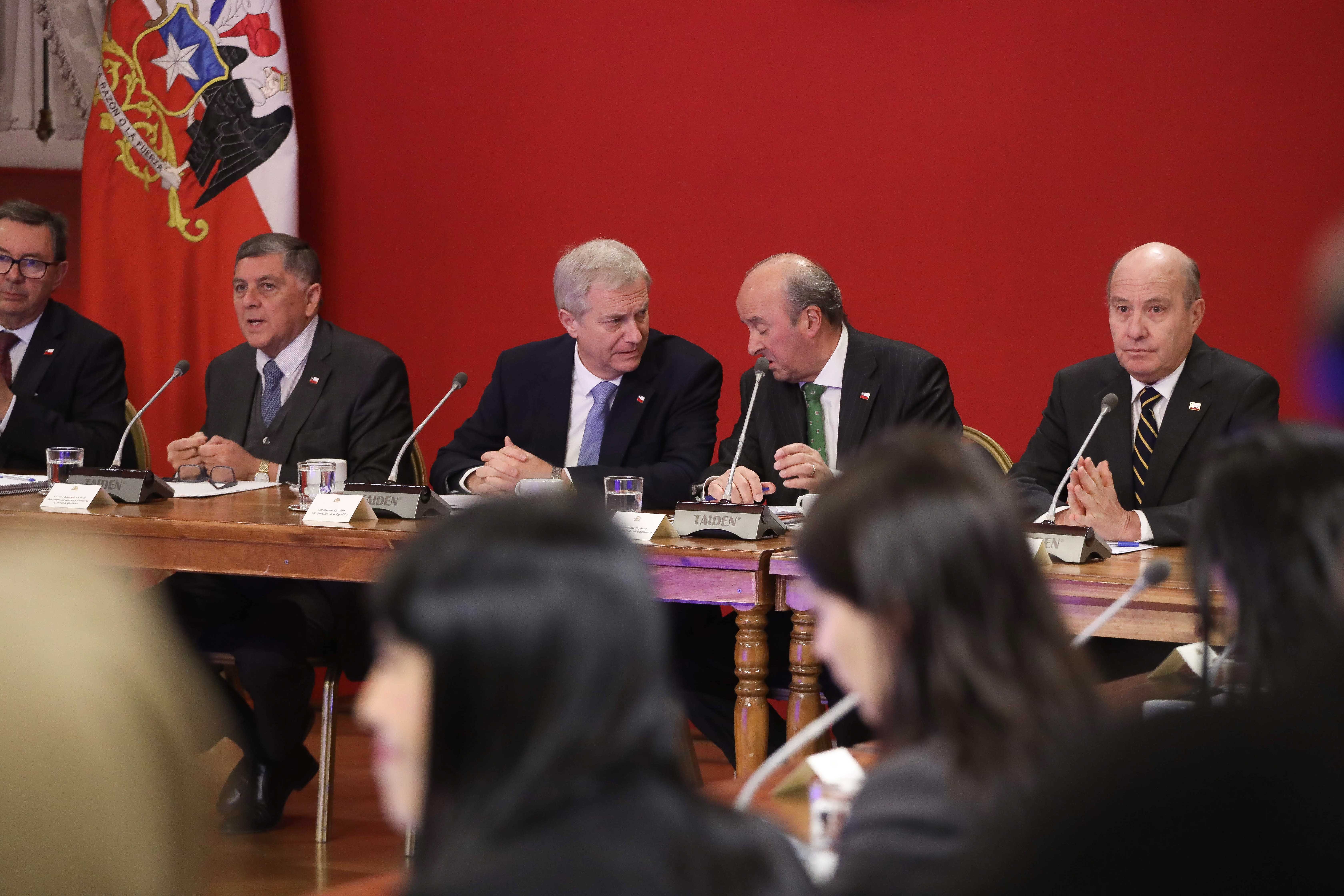 Tras primeros 100 días de Gobierno: Presidente Kast convoca a su gabinete y activa mesa interministerial para crear 50 mil empleos antes de octubre