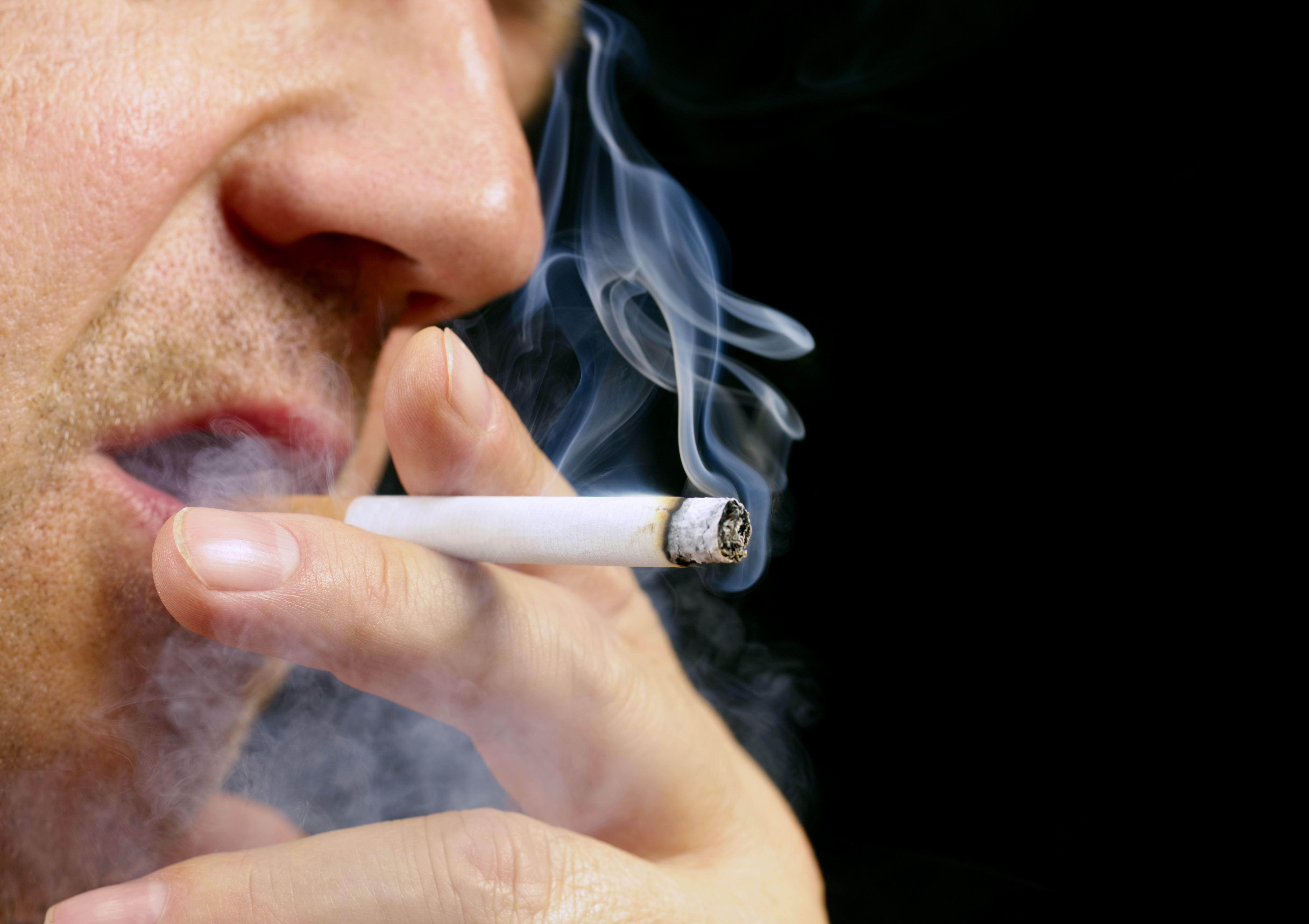 Preocupante dato en Chile: más del 50% de los fumadores consume cigarrillos de contrabando