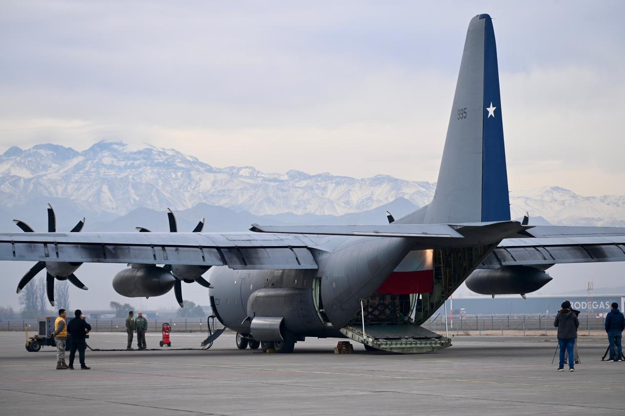 Chile envía segundo vuelo con ayuda humanitaria a Bolivia: trasladan 6 toneladas de insumos esenciales