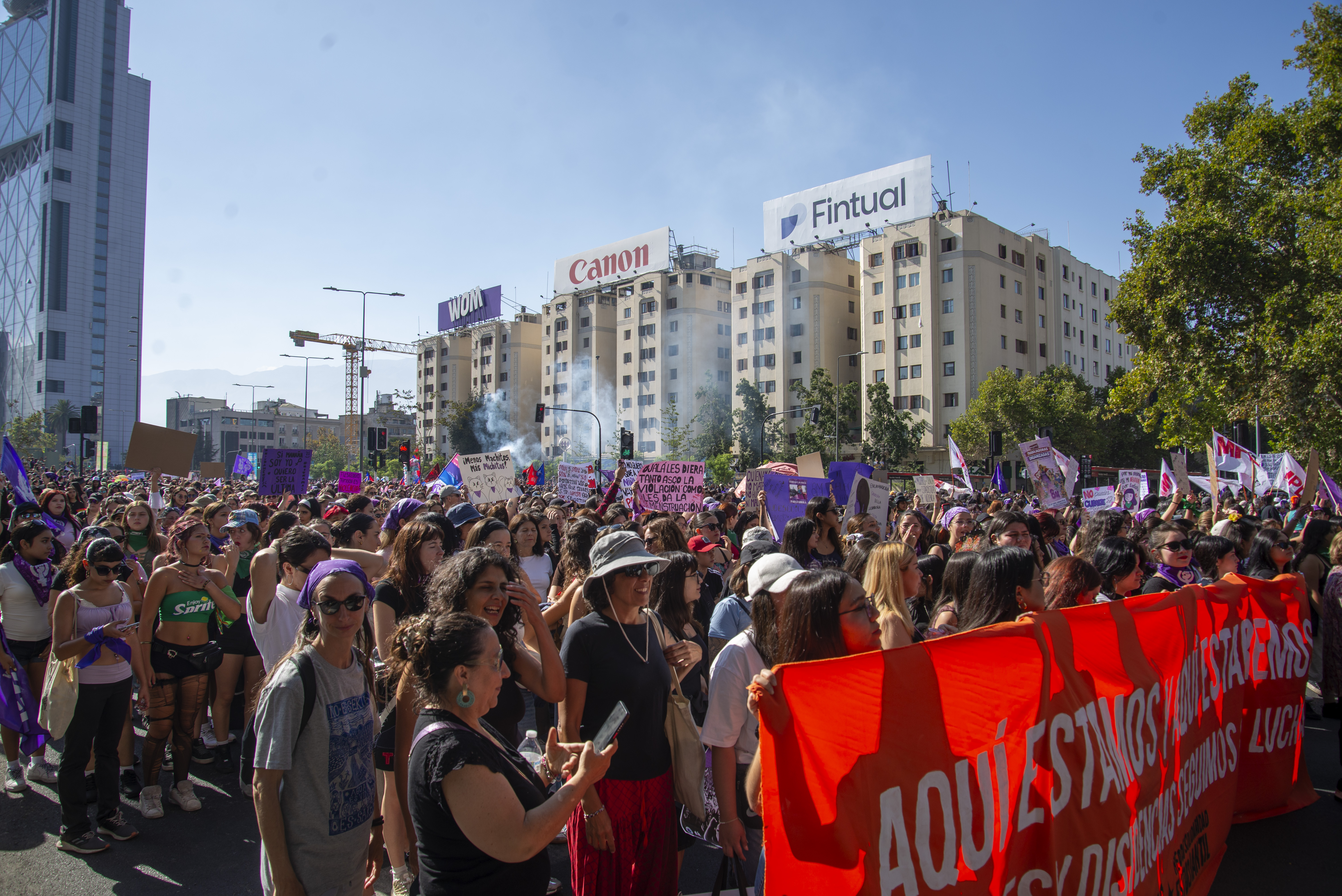 8M: Marcha del Día Internacional de la Mujer en Santiago