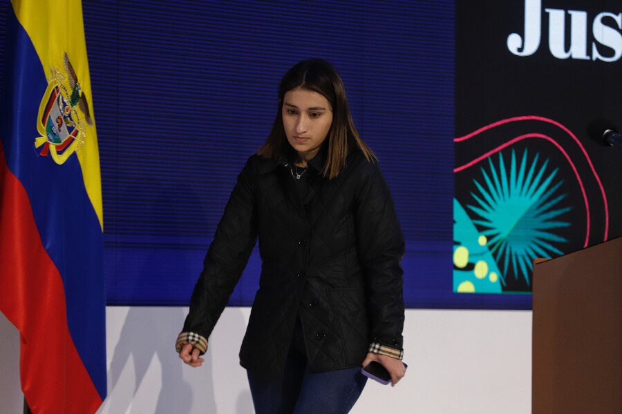 Al Oído: Laura Sarabia ¿vuelve o nunca se fue?