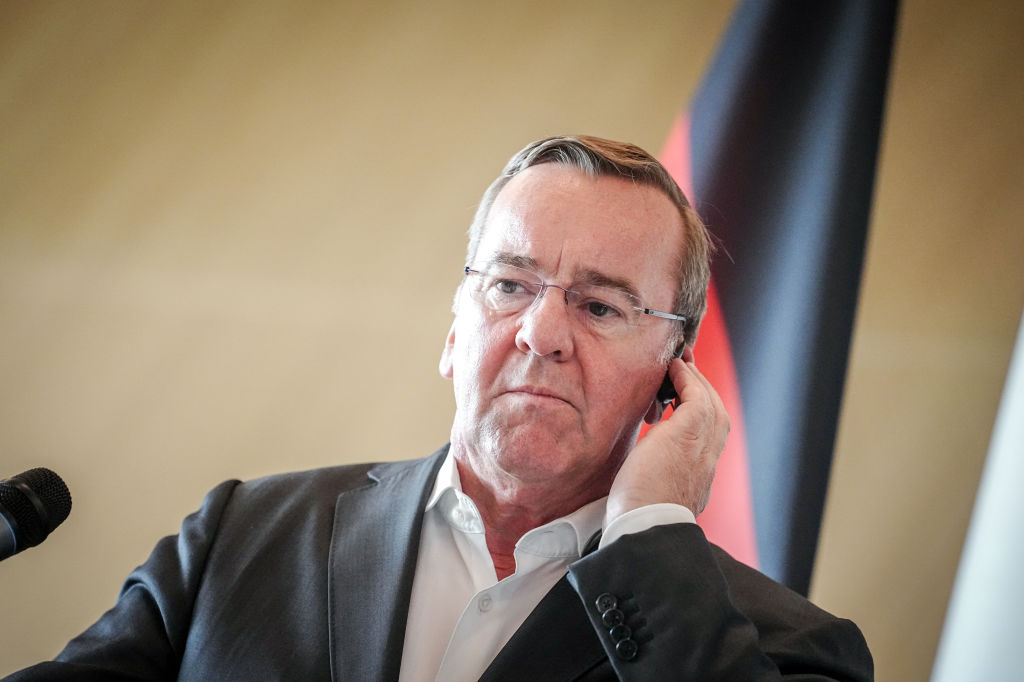 Ingreso de Ucrania a OTAN se debe hacer al término de la guerra, según MinDefensa alemán