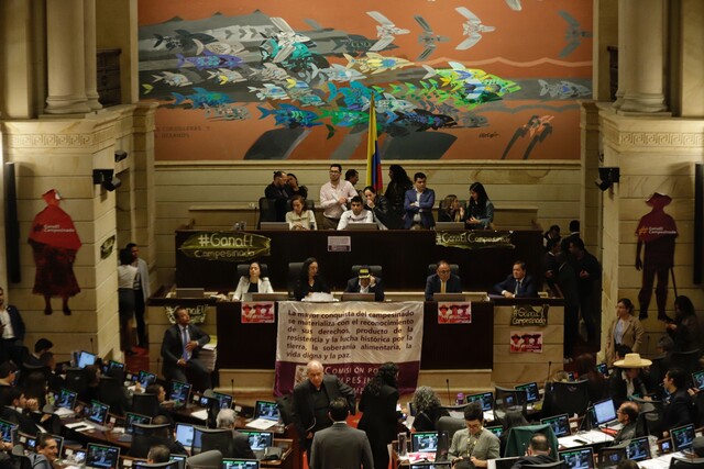 ¿Cuáles son los representantes a la Cámara que no quieren reducción de su sueldo?