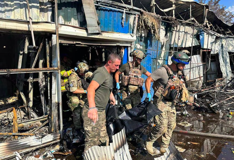 Ataque a mercado ucraniano fue con un misil de Ucrania y no de Rusia: periodista de NYT 